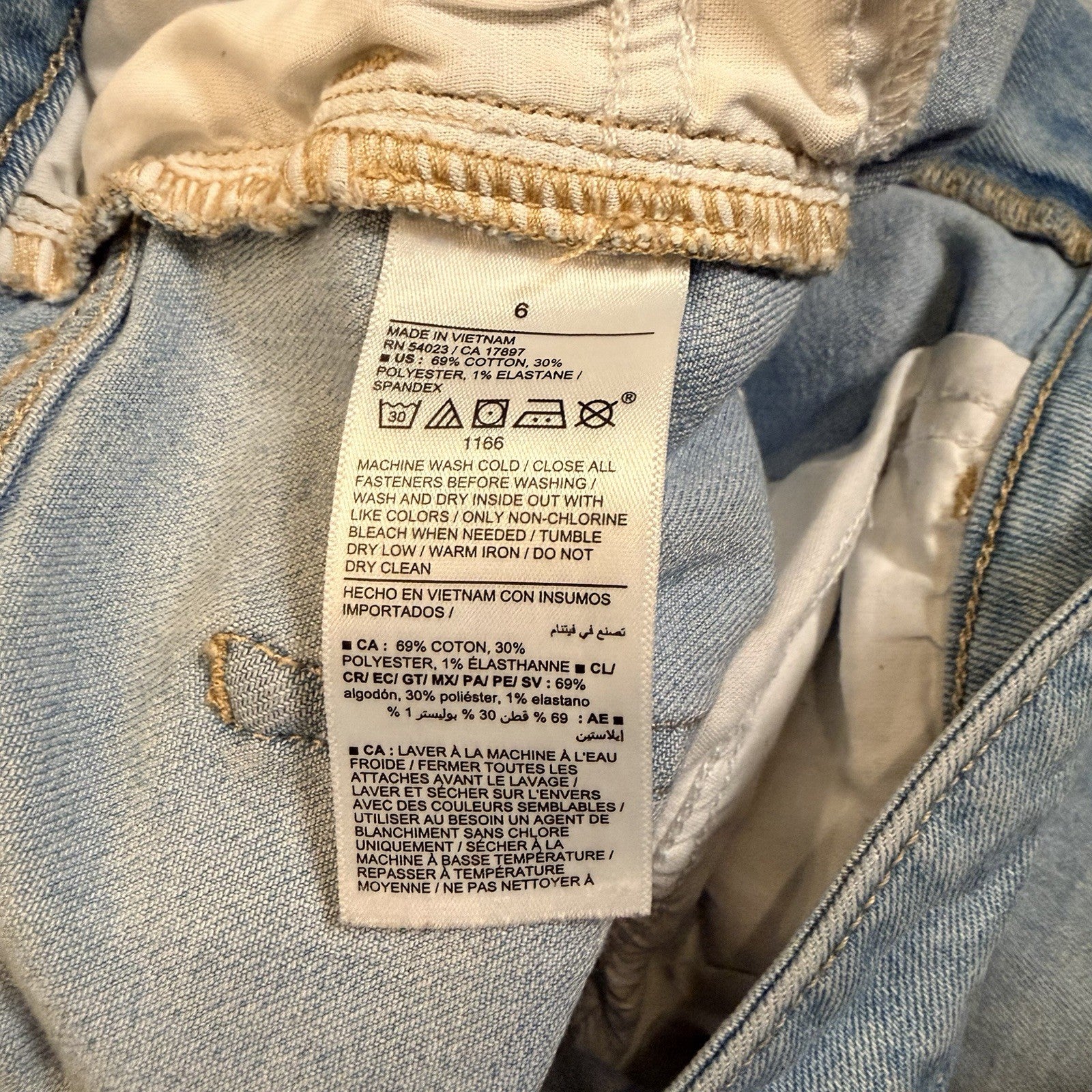 Old Navy High Rise WOW Wide Leg San Catarina Light Blue Denim Jeans Womens 6