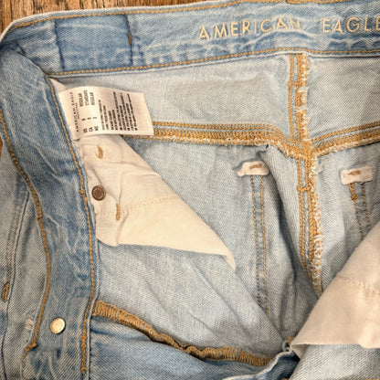 American Eagle Mom Jeans Size 0 Ripped Distressed Light Wash Denim Y2K