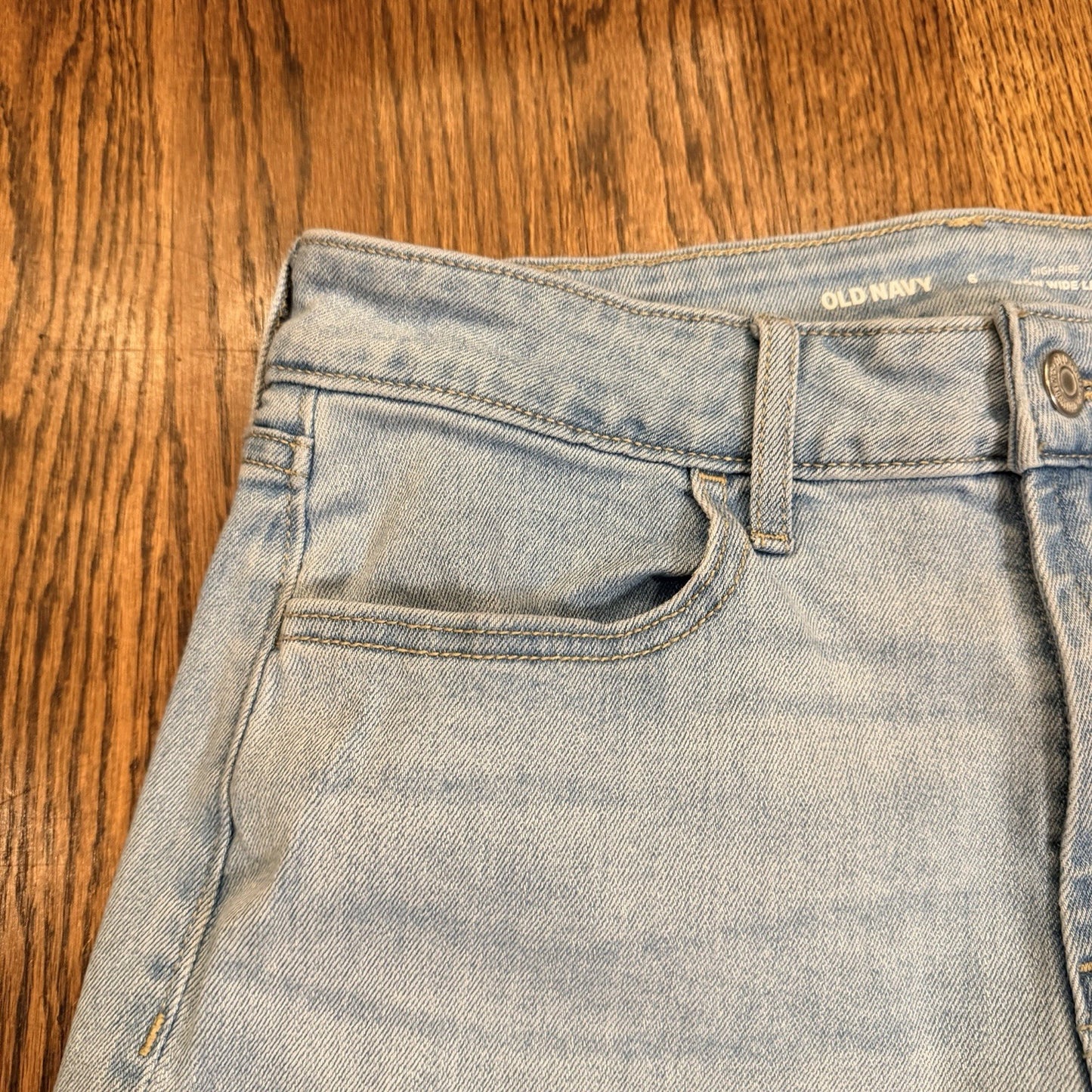 Old Navy High Rise WOW Wide Leg San Catarina Light Blue Denim Jeans Womens 6