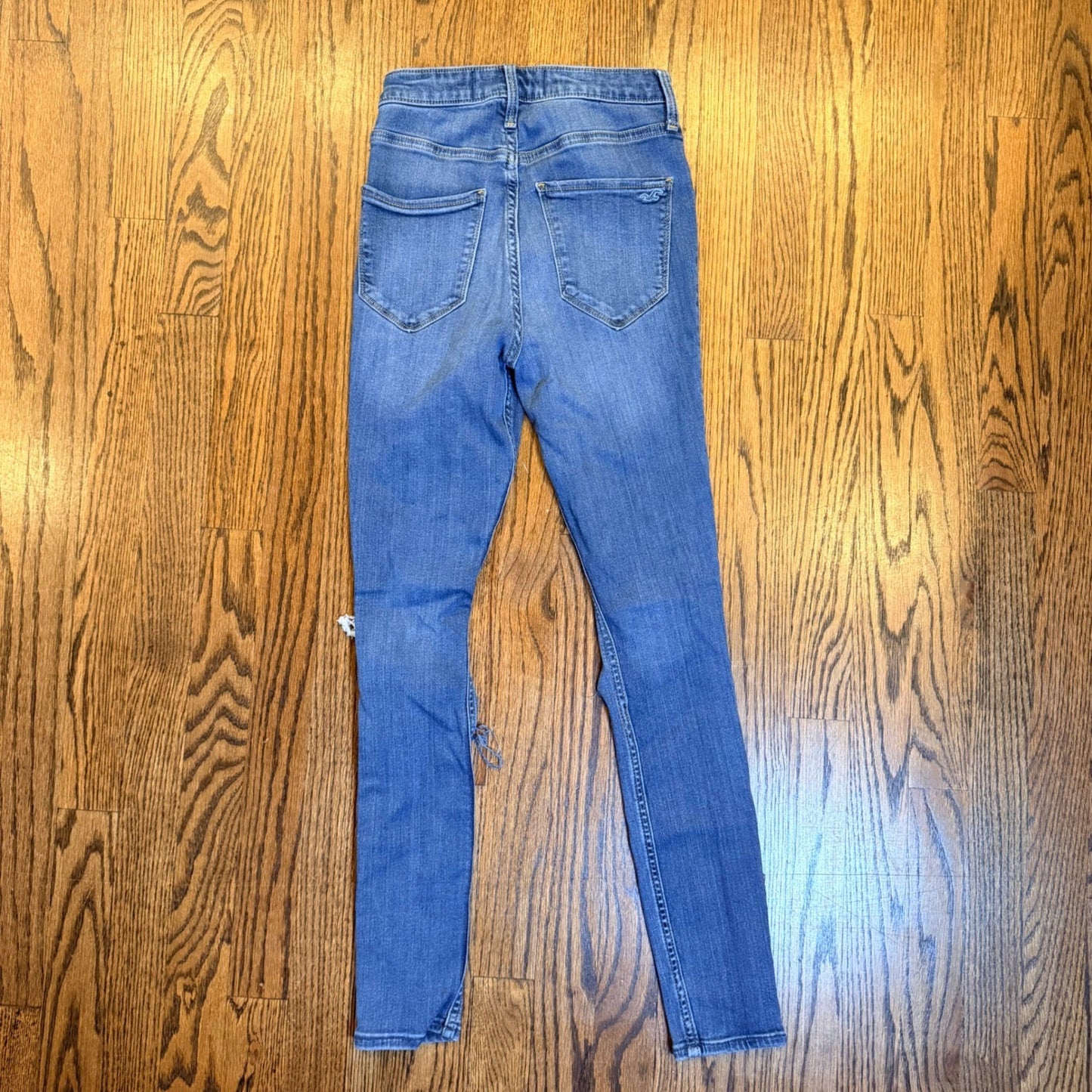 Hollister Ultra High-Rise Jean Legging Distressed Ripped Knee 3R W26 Blue