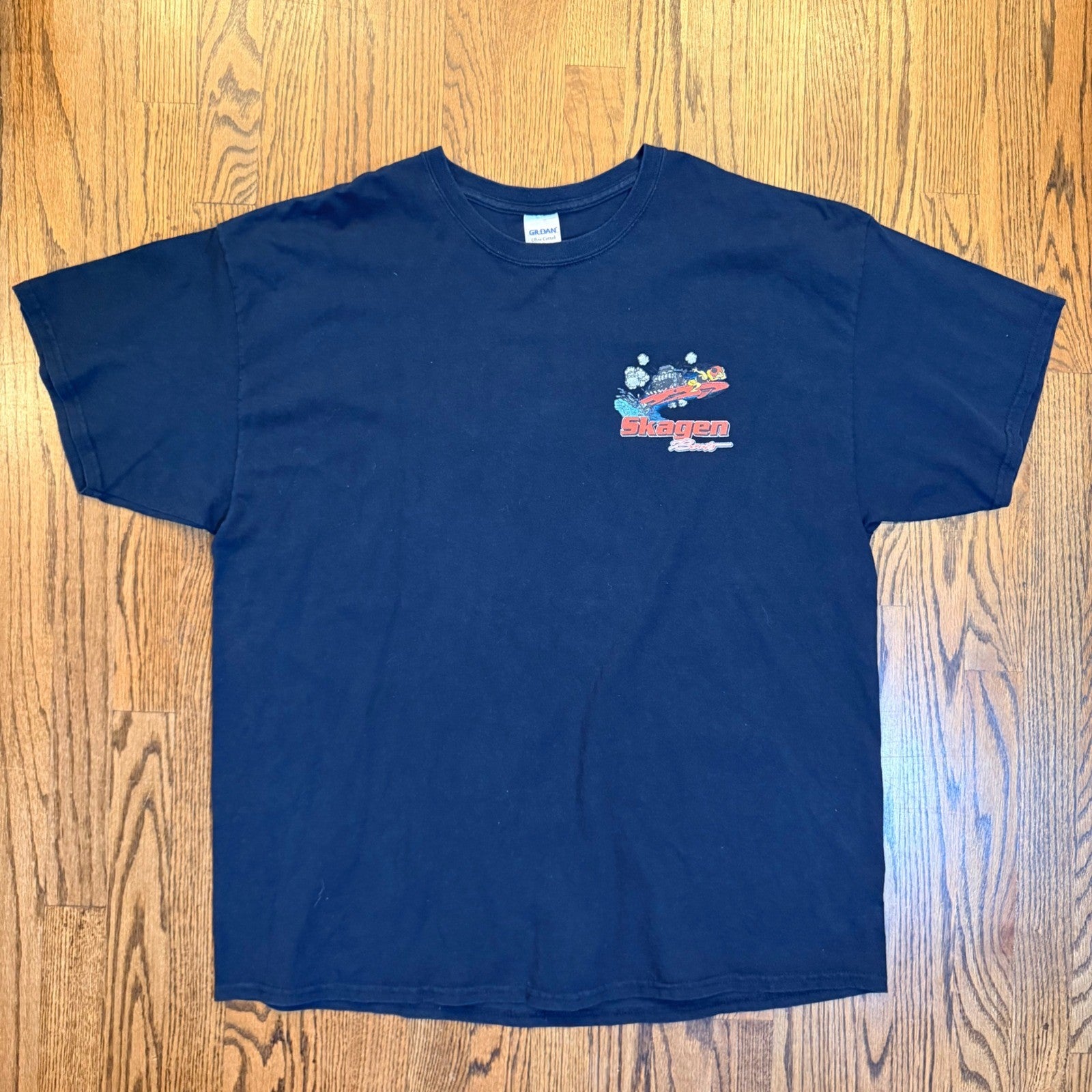 Gildan Skagen Boats End of Summer Bash 2015 Graphic T-Shirt 2XL Black