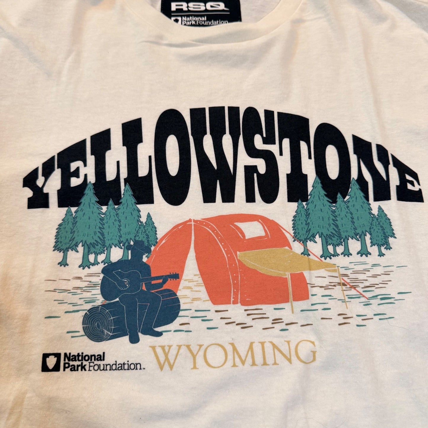 RSQ National Park Foundation Yellowstone Wyoming Graphic Tee Size M Cream