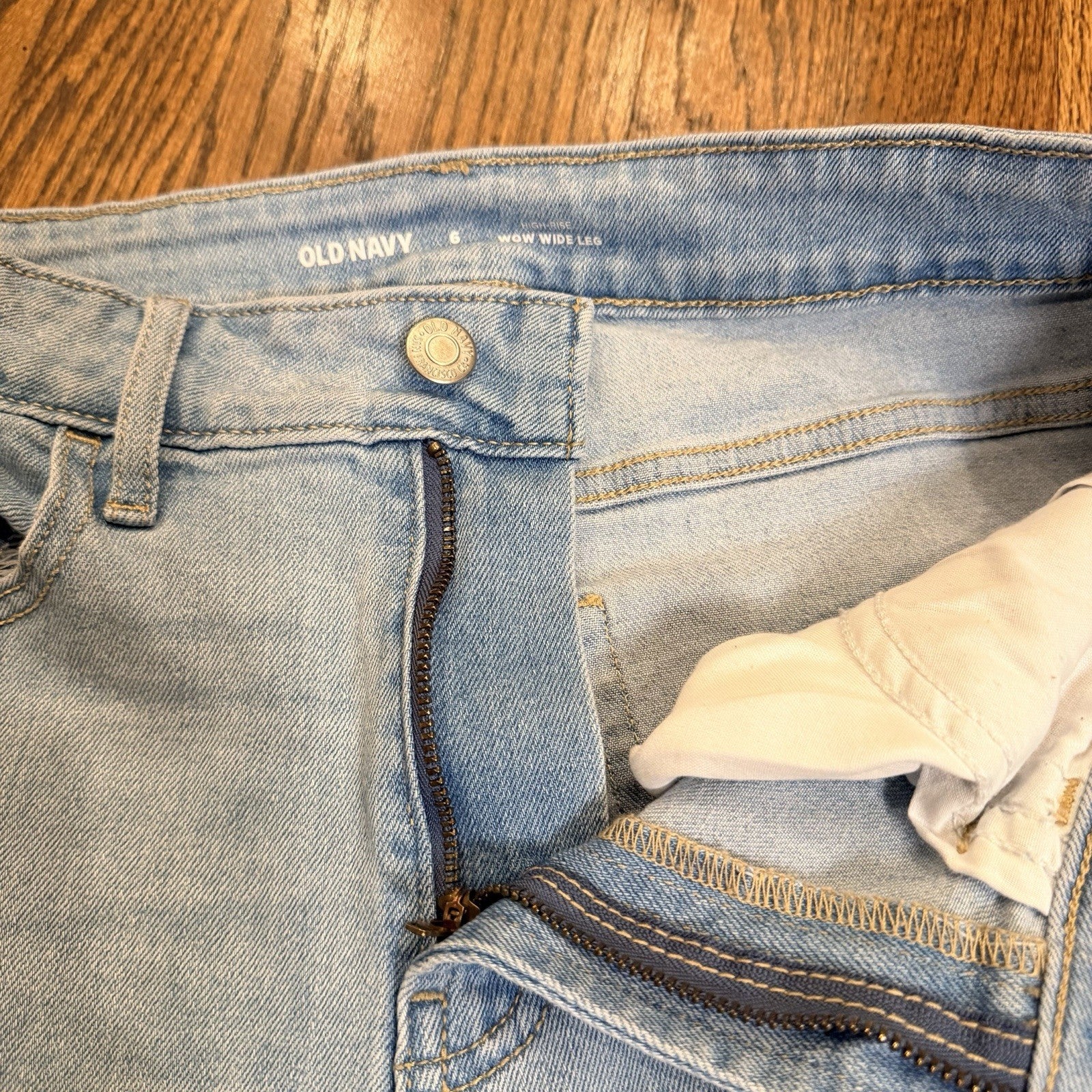 Old Navy High Rise WOW Wide Leg San Catarina Light Blue Denim Jeans Womens 6