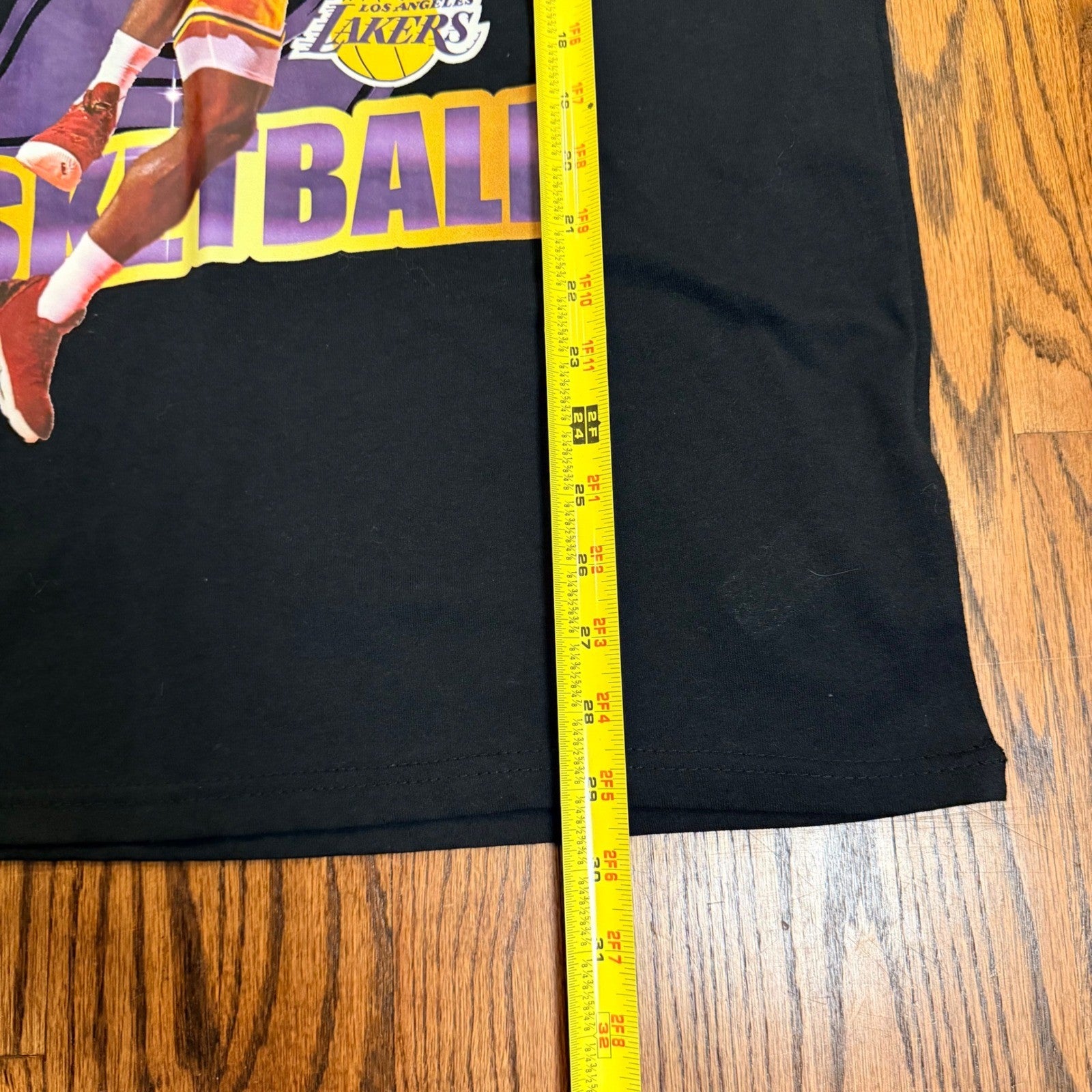 NBA Los Angeles Lakers LeBron James Graphic T-Shirt Large Black NWT