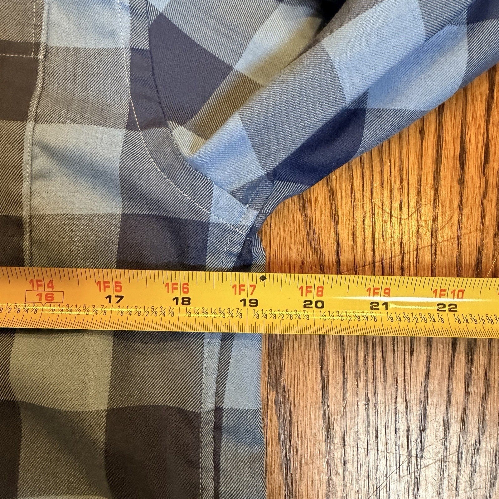 Vineyard Vines Performance Tucker Shirt Blue Buffalo Check Plaid Small 1W1954