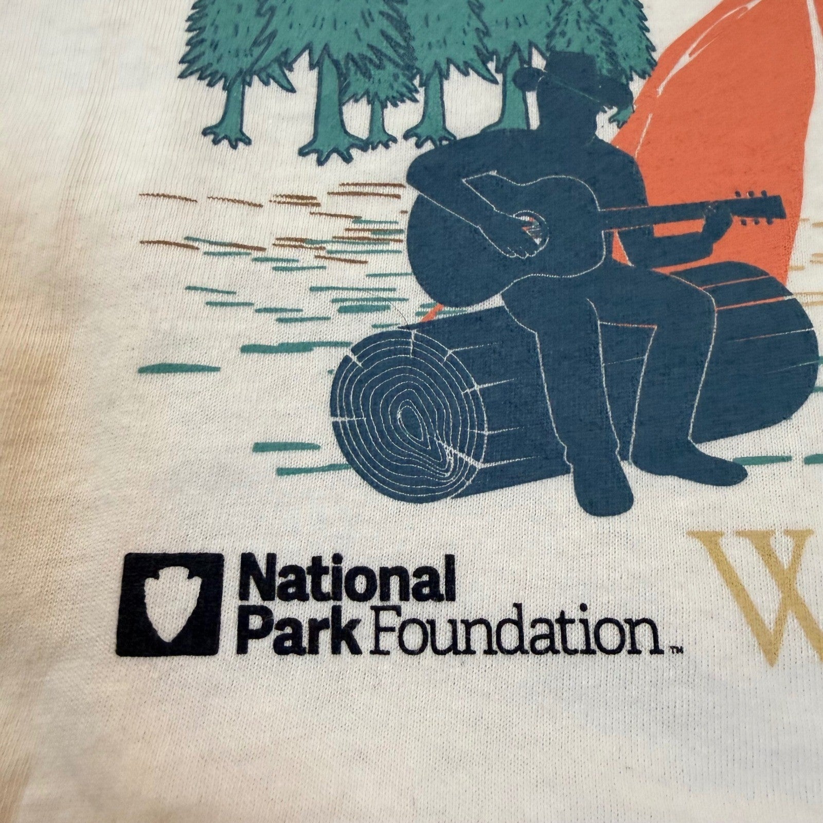 RSQ National Park Foundation Yellowstone Wyoming Graphic Tee Size M Cream