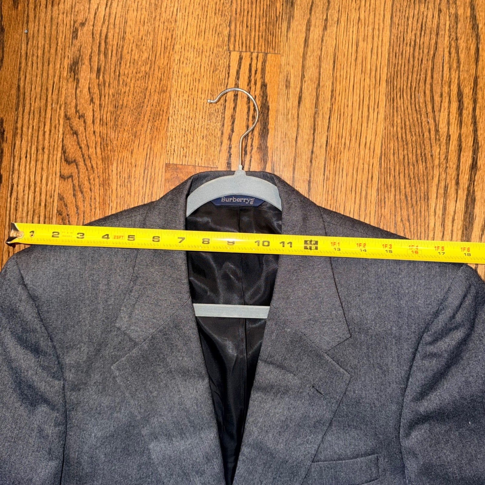 Burberrys Vintage Herringbone Wool Blazer Sport Coat Gray Mens L Preppy