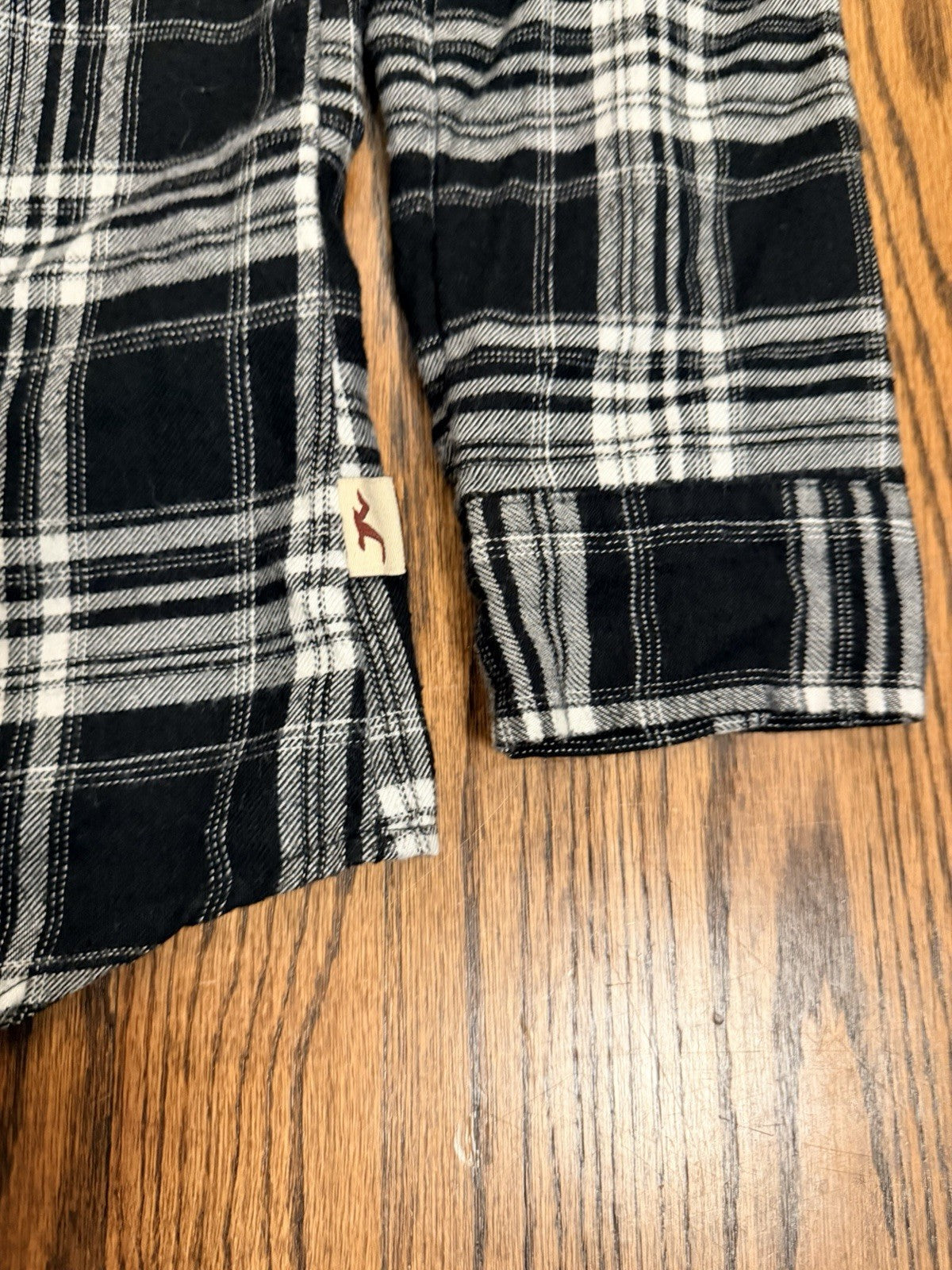 Women’s Hollister Boyfriend Fit White & Black Plaid Button Up Shirt! Sz - S!