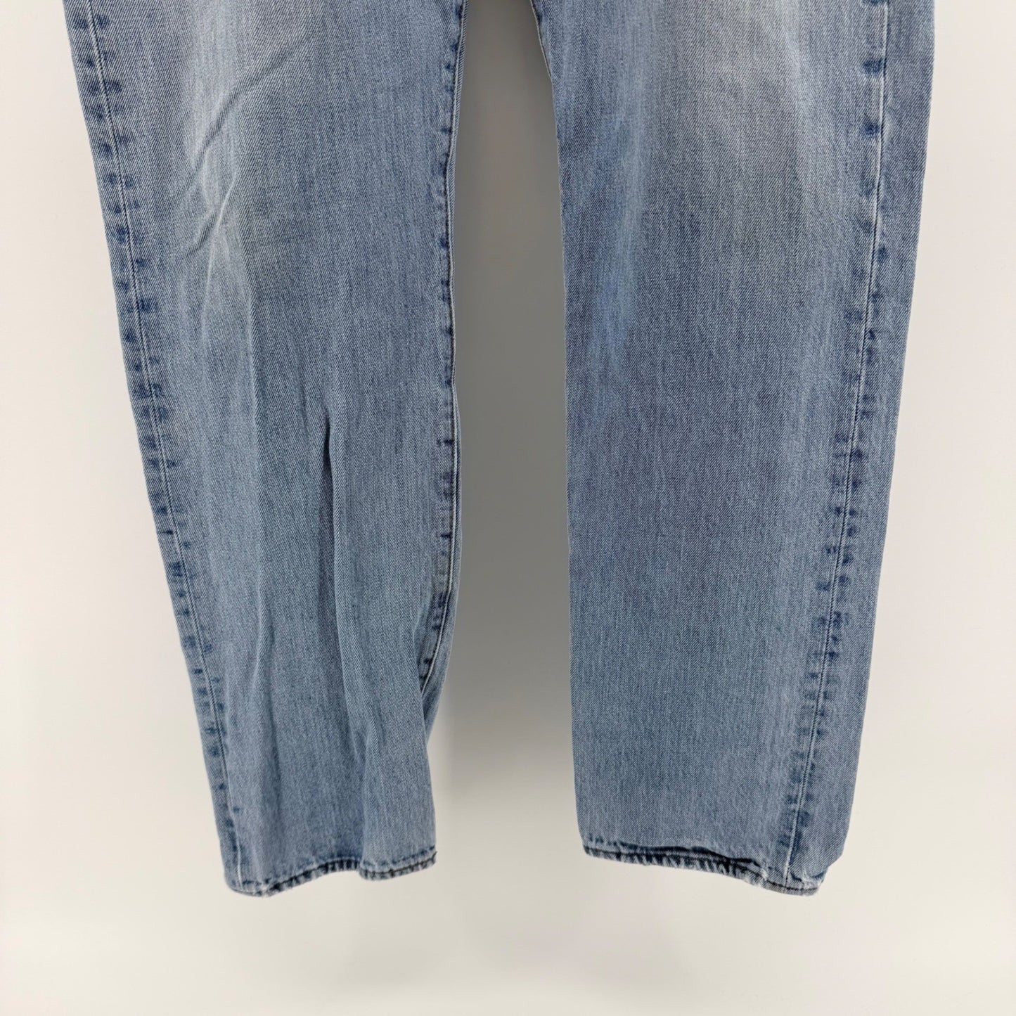 Levis 501 Original Fit Straight Leg Button Fly Jeans 36x31 Light Wash Blue