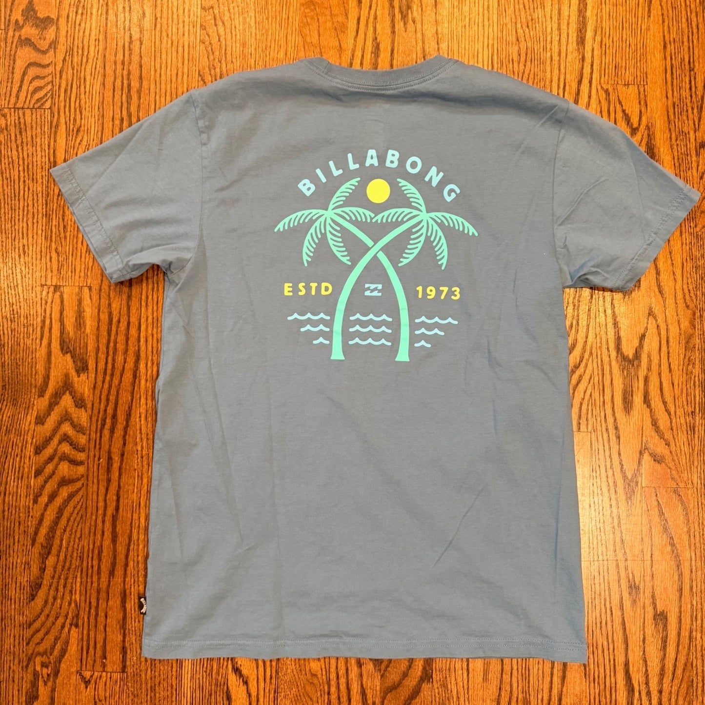 Billabong Premium Pocket T-Shirt Palm Tree Graphic Size Small Blue