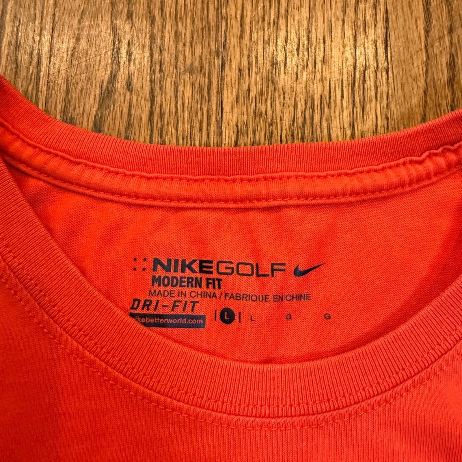 Nike Golf Modern Fit Dri-FIT Graphic T-Shirt Orange Large Crossed Clubs
