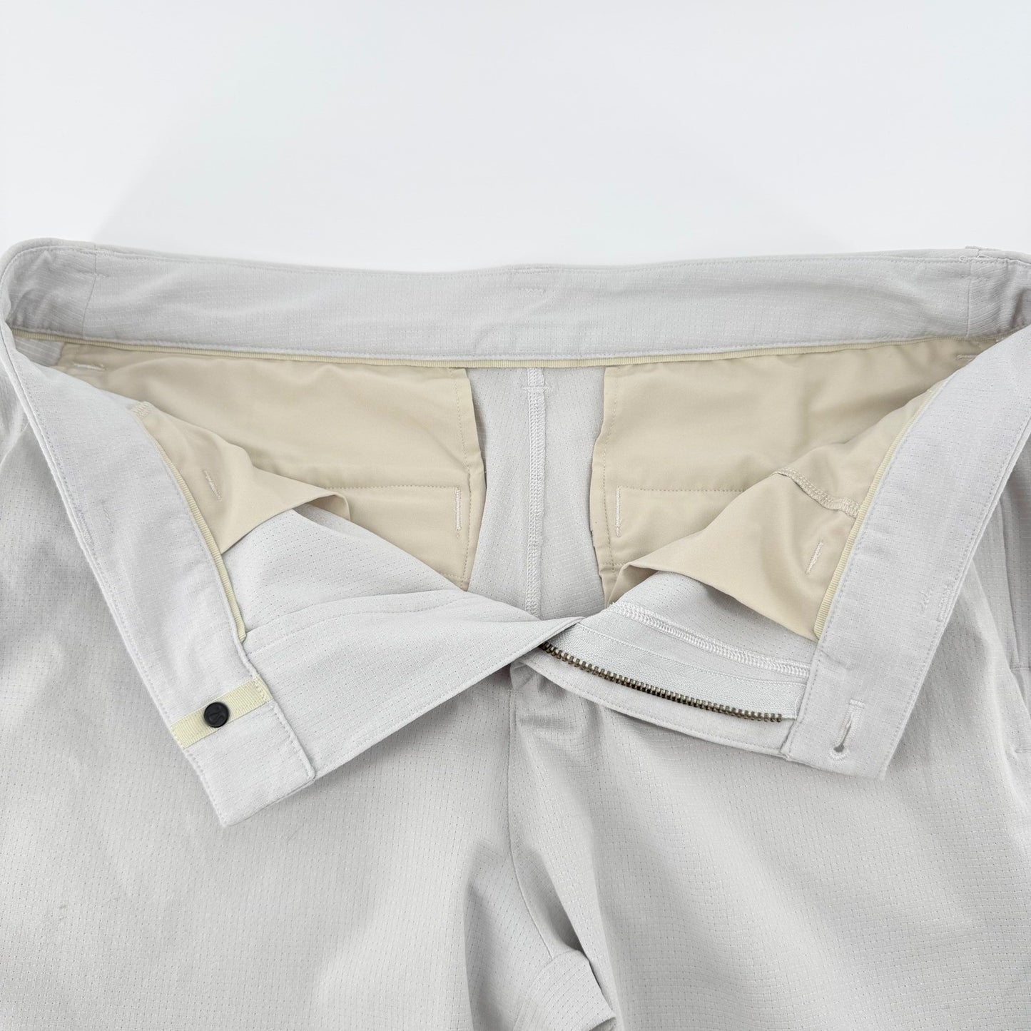 Lululemon Commission Slim Fit Pant Warpstreme Chino Golf 32x30 Light Grey