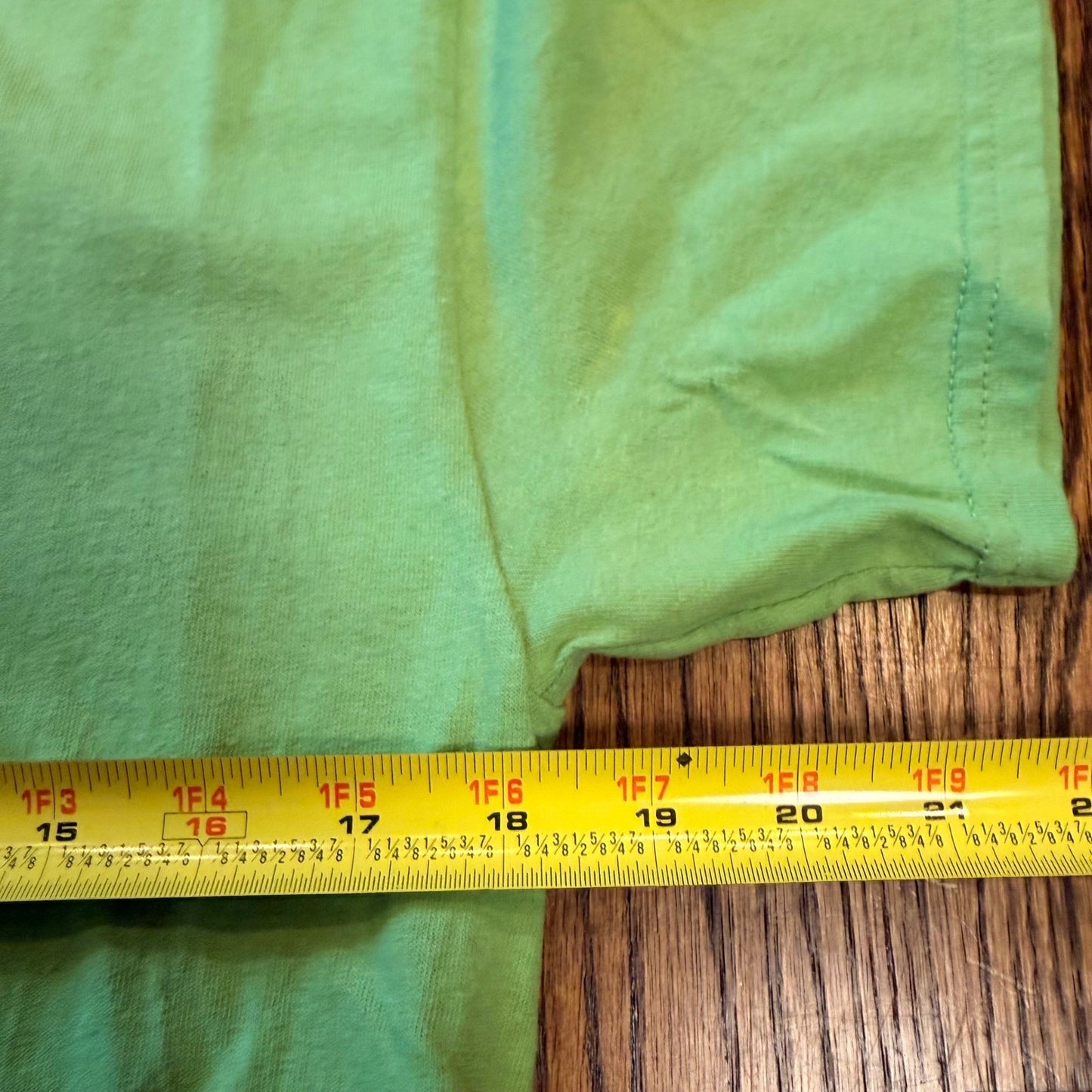 Gildan Sawtooth National Recreation Area Graphic T-Shirt Hiking Size M Green