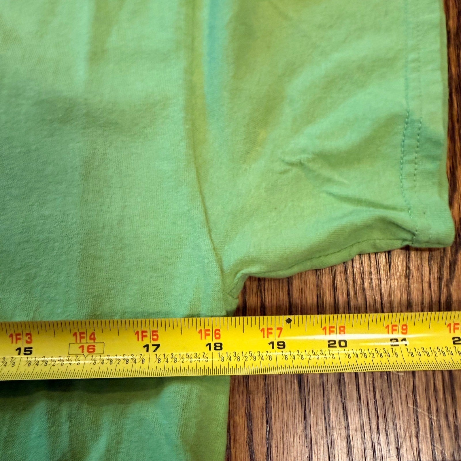 Gildan Sawtooth National Recreation Area Graphic T-Shirt Hiking Size M Green