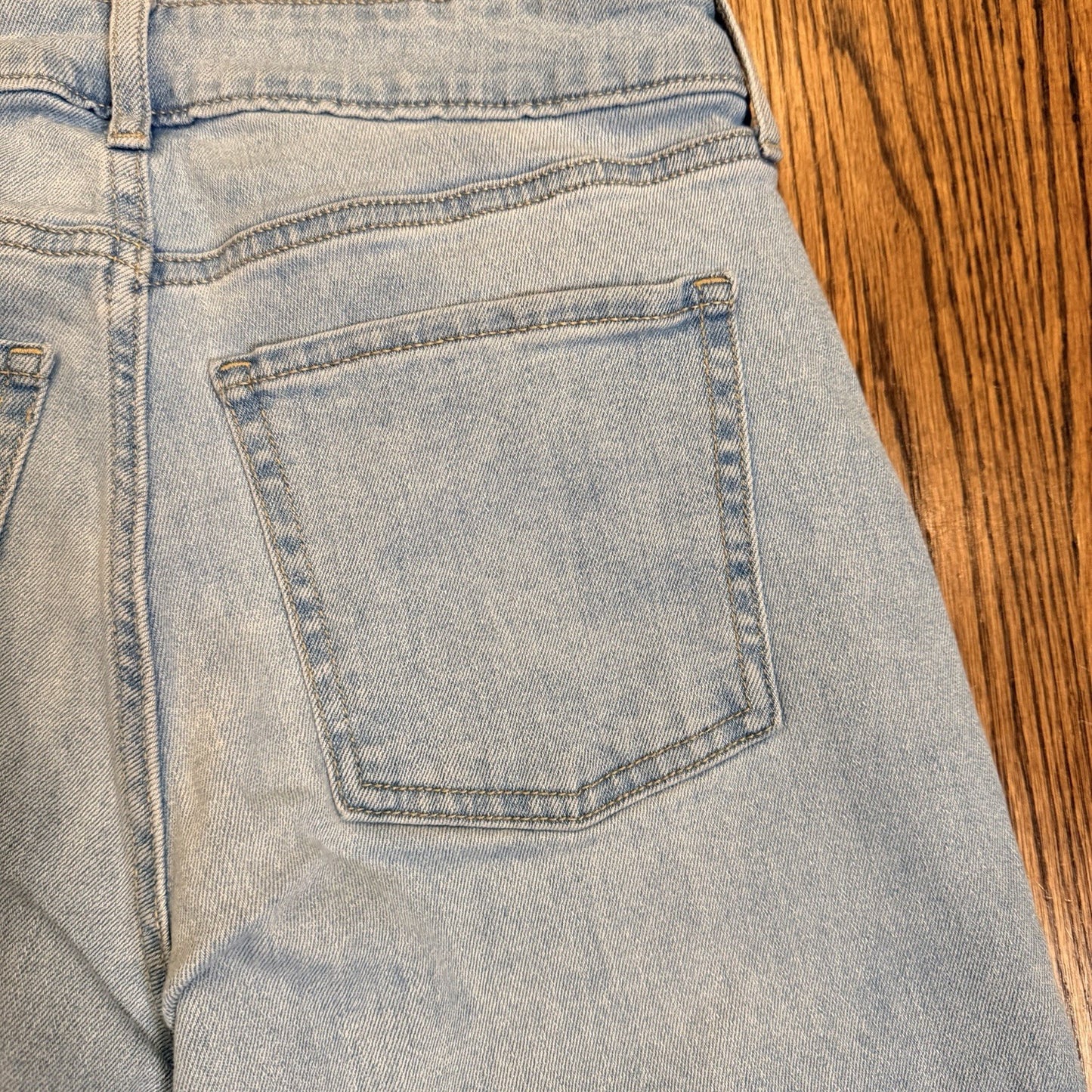Old Navy High Rise WOW Wide Leg San Catarina Light Blue Denim Jeans Womens 6