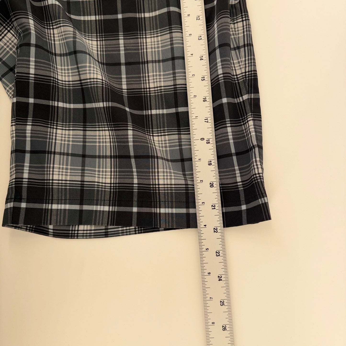 Nike Golf Dri-FIT Plaid Shorts Athletic Performance Grey Black 36 Mens Preppy