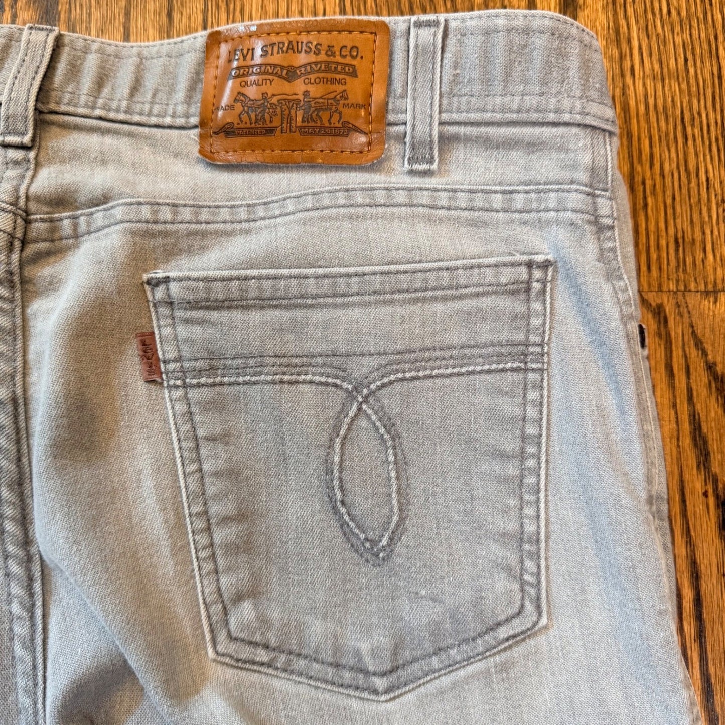 Levi's 977 Vintage 1999 Grey Jeans Straight Leg Pants 36x30 Leather Tab