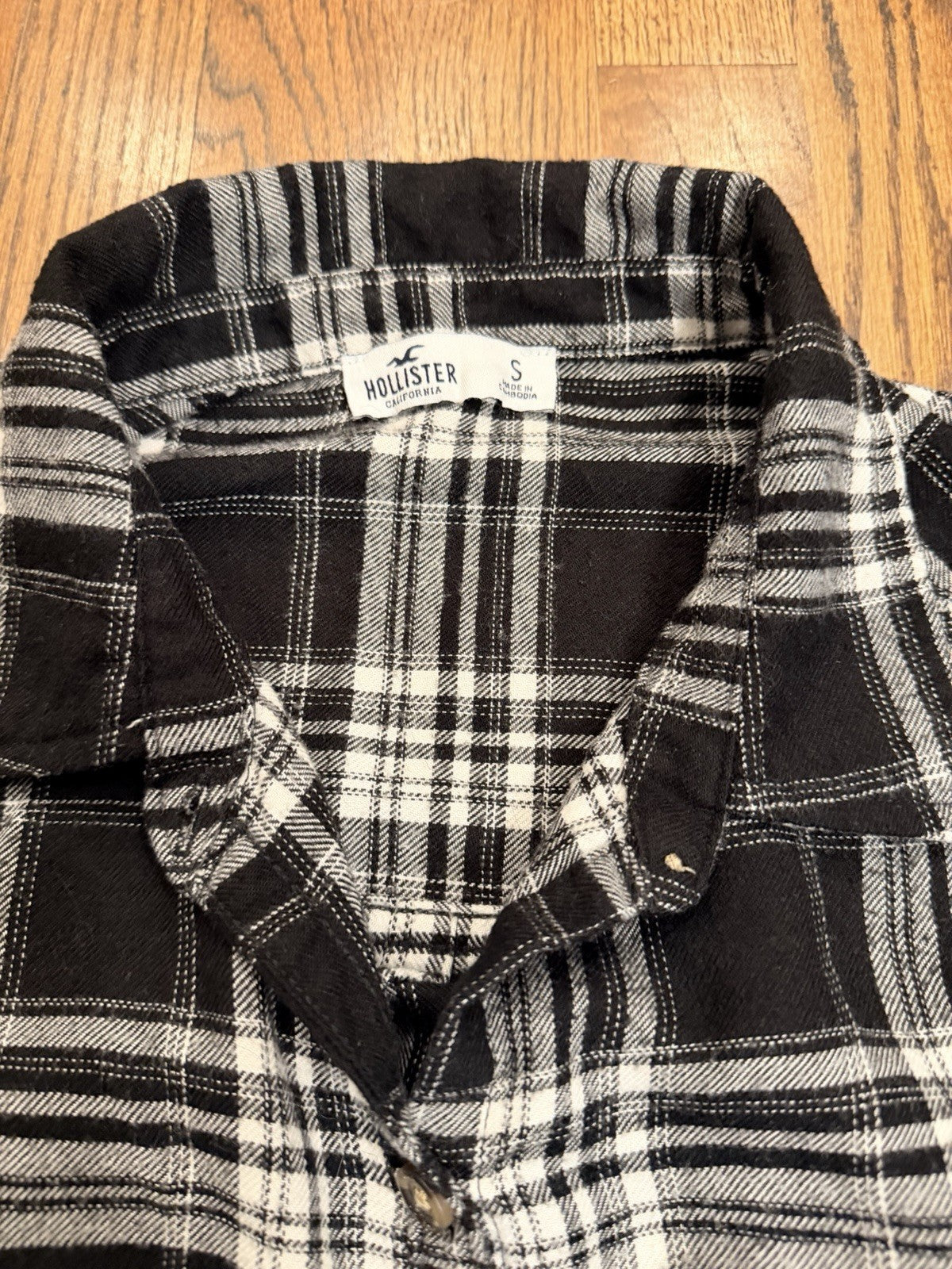 Women’s Hollister Boyfriend Fit White & Black Plaid Button Up Shirt! Sz - S!