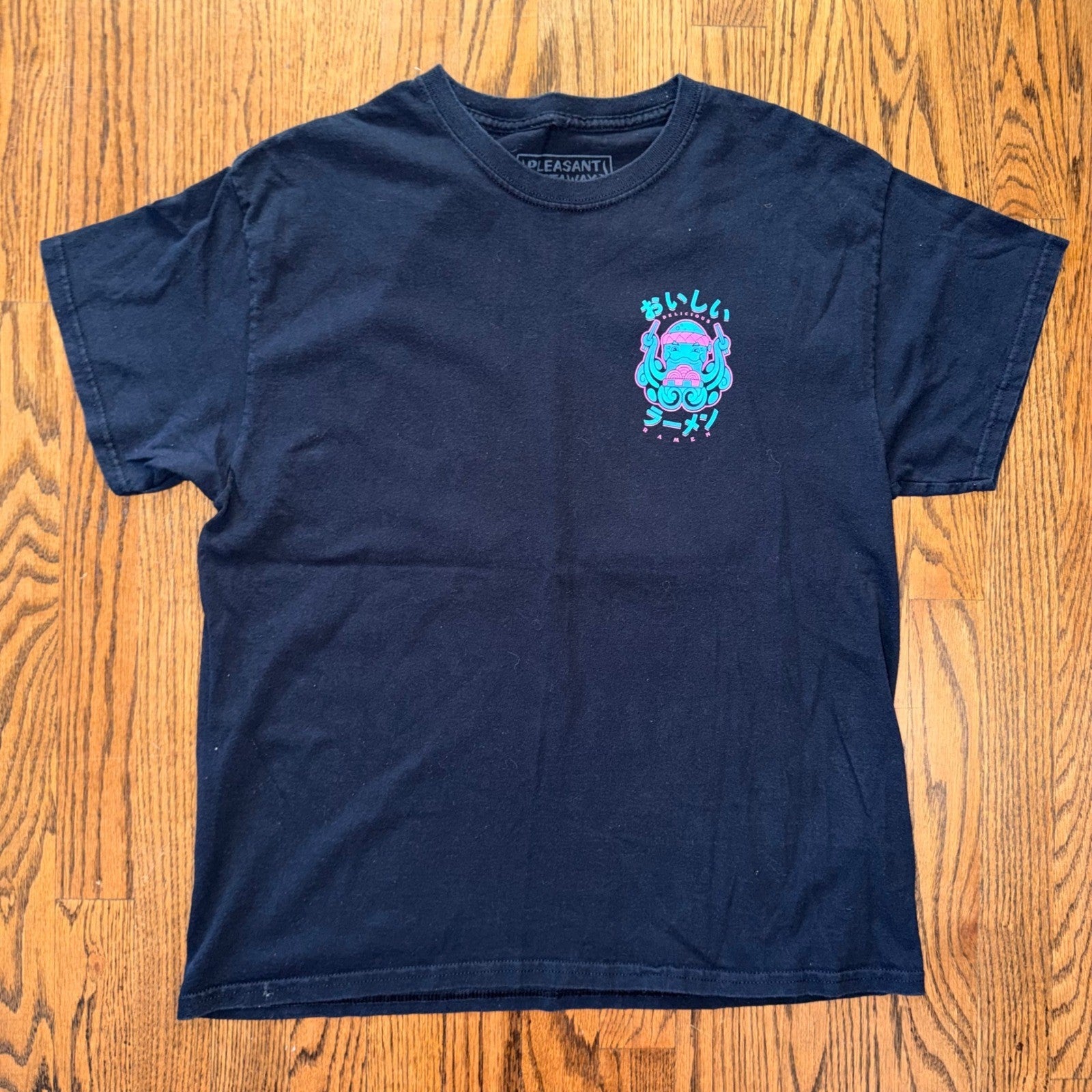 Pleasant Getaway Delicious Ramen Octopus Graphic T-Shirt Large Black