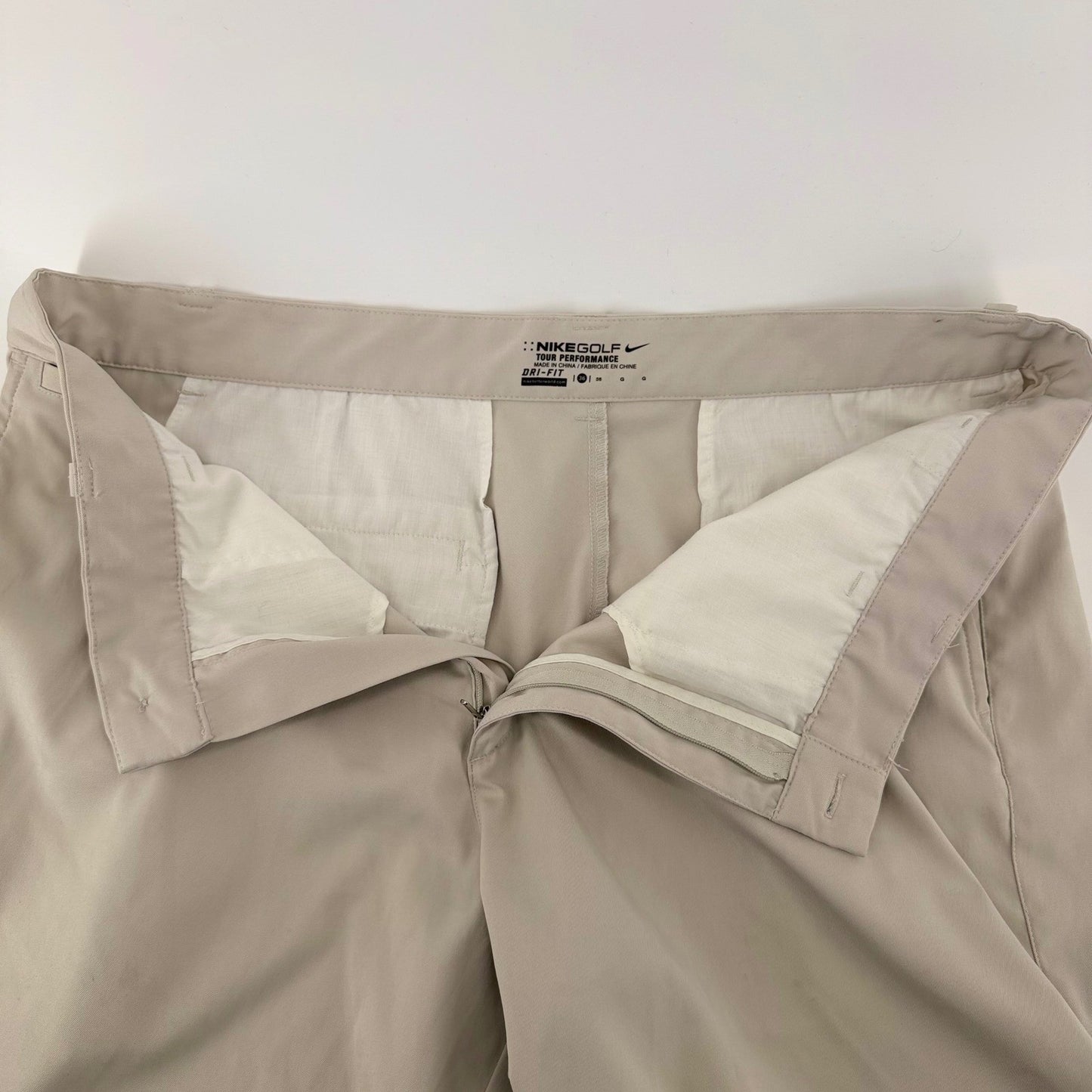 Nike Golf Tour Performance Dri-FIT Shorts Tan Beige Mens 36 Active Sporty