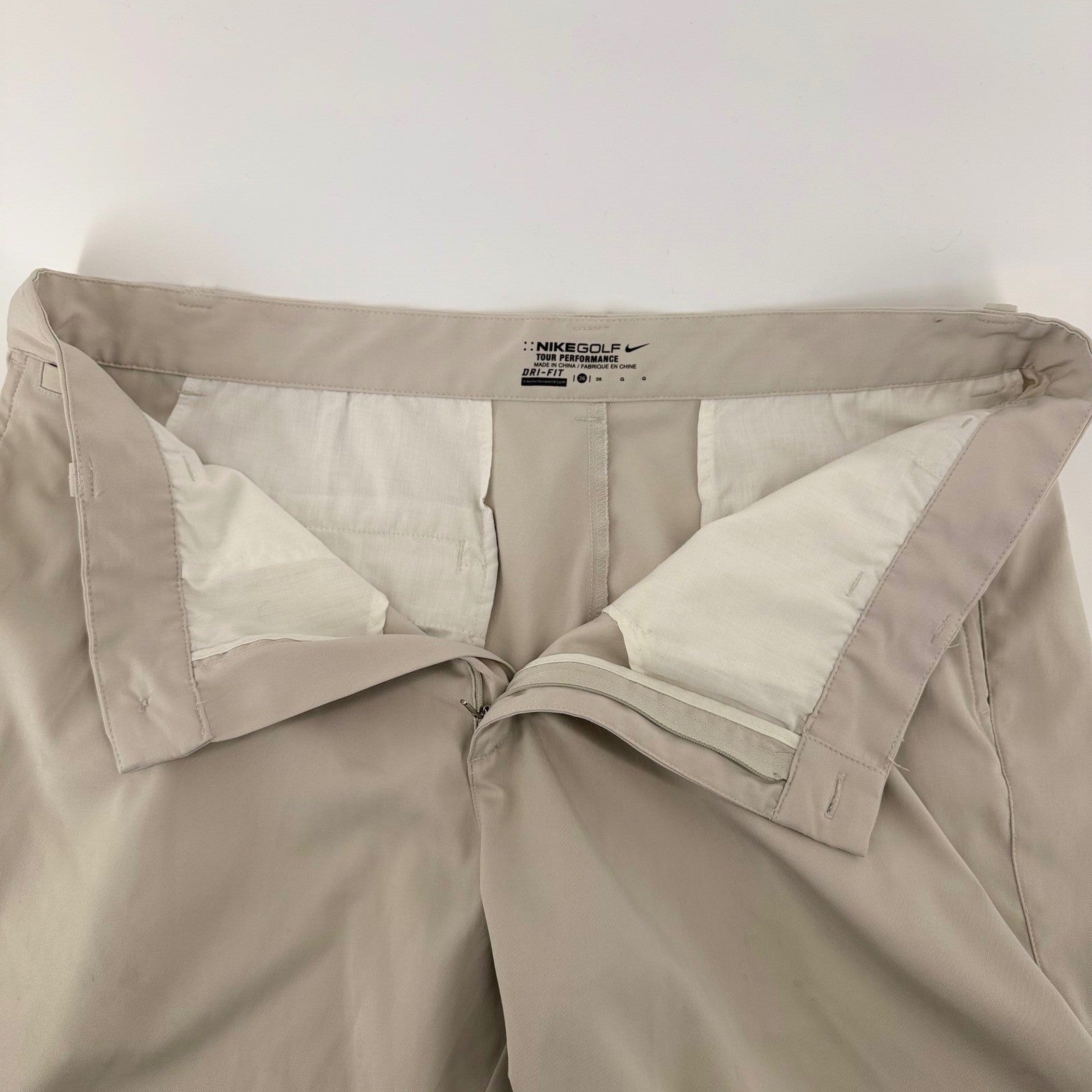 Nike Golf Tour Performance Dri-FIT Shorts Tan Beige Mens 36 Active Sporty