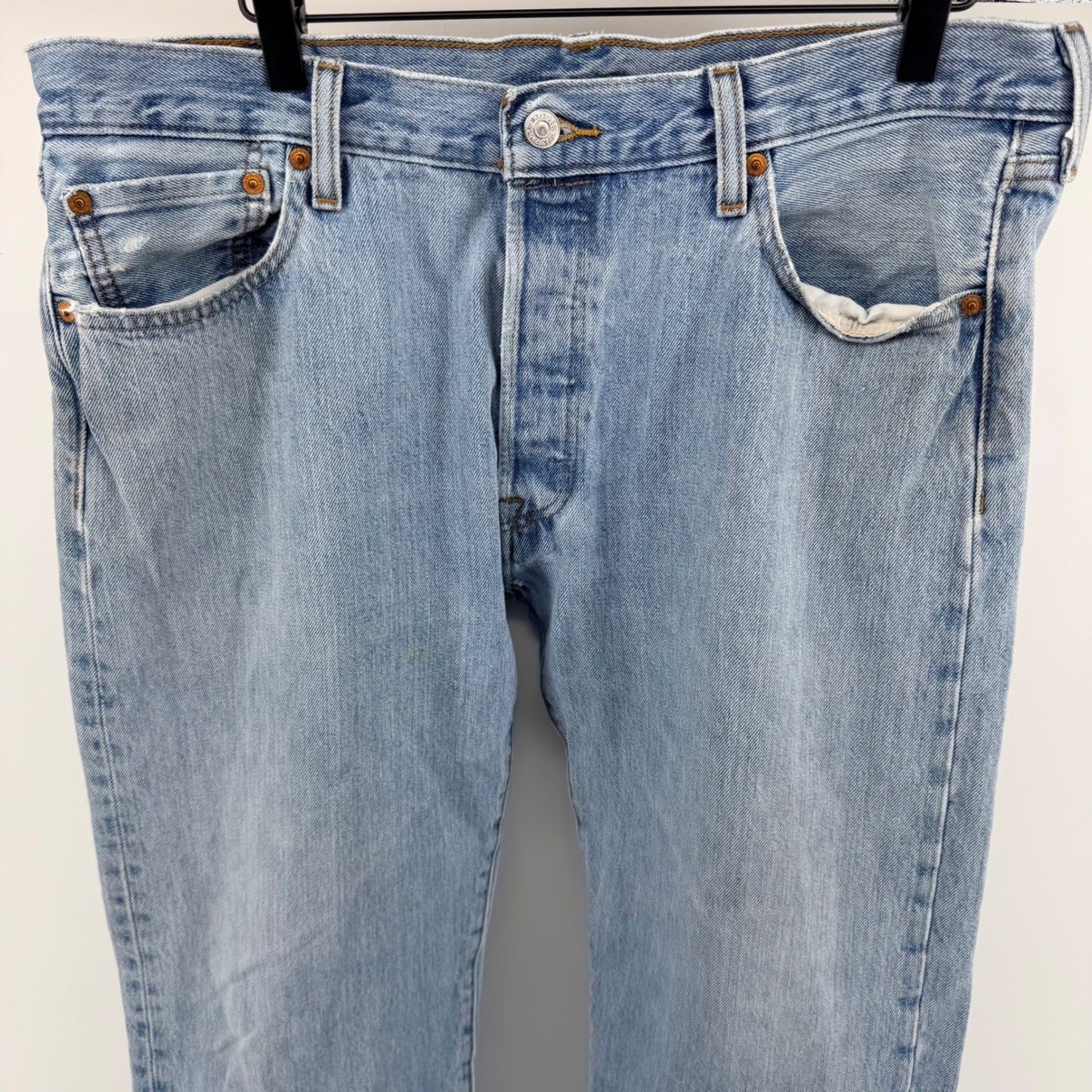 Levis 501 Original Fit Straight Leg Button Fly Jeans 36x31 Light Wash Blue