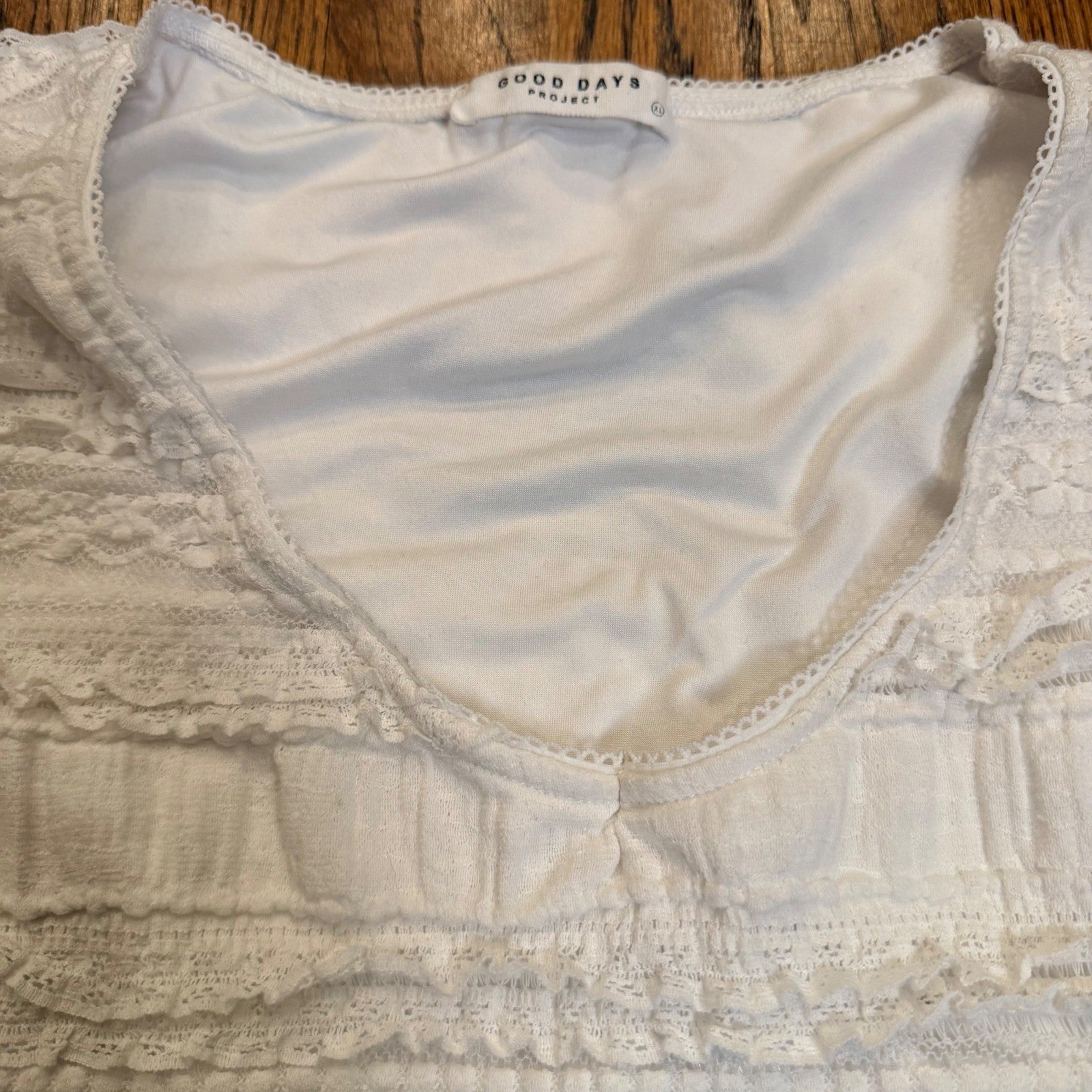 Good Days Project White Lace Tiered V-Neck Cap Sleeve Top Size XL