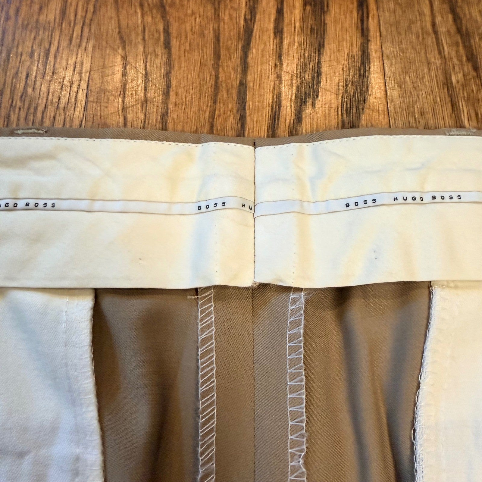 Hugo Boss Mens Tan Beige Flat Front Dress Pants Trousers 35x31 Luxury Business