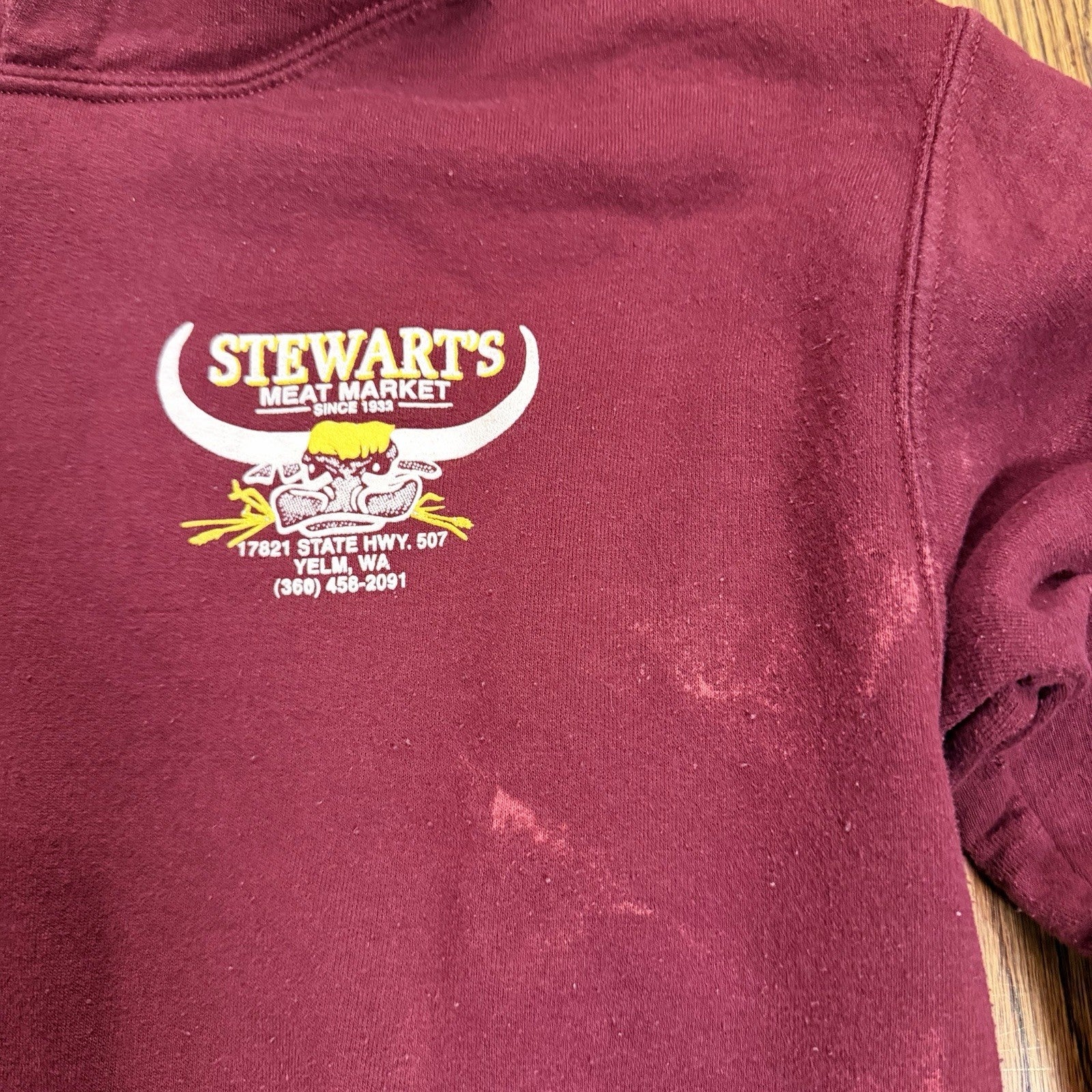 Stewart’s Meat Market Hoodie Yelm WA Local PNW Graphic Pullover Burgundy Size S