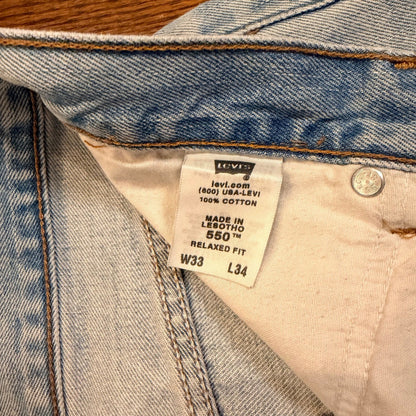 Vintage Levi's 550 Relaxed Fit Tapered Leg Jeans 33x34 Light Wash Blue Denim