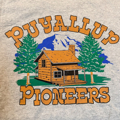 Puyallup Pioneers Pathfinders Graphic T-Shirt Gray Cabin Mountain Small/Medium