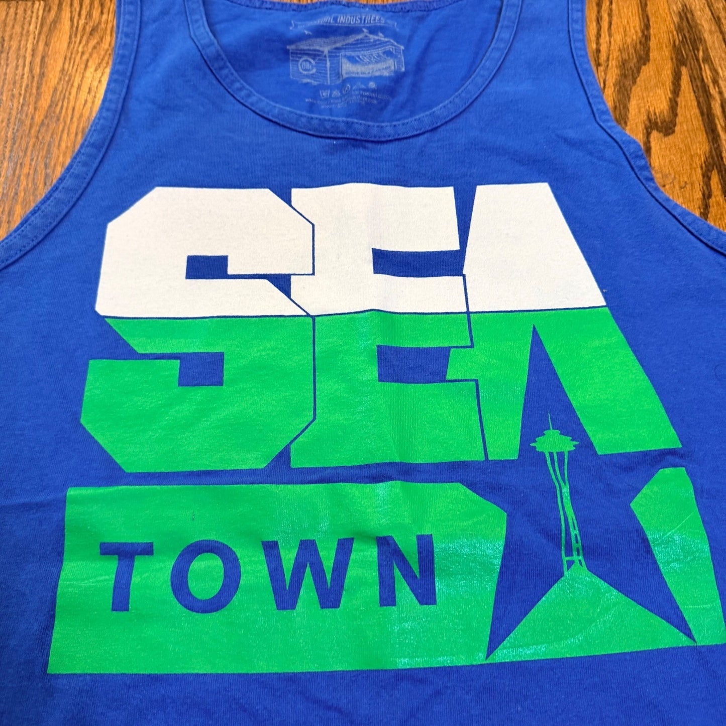 Casual Industrees Sea Town Seattle Graphic Tank Top Sz L Blue Green Space Needle