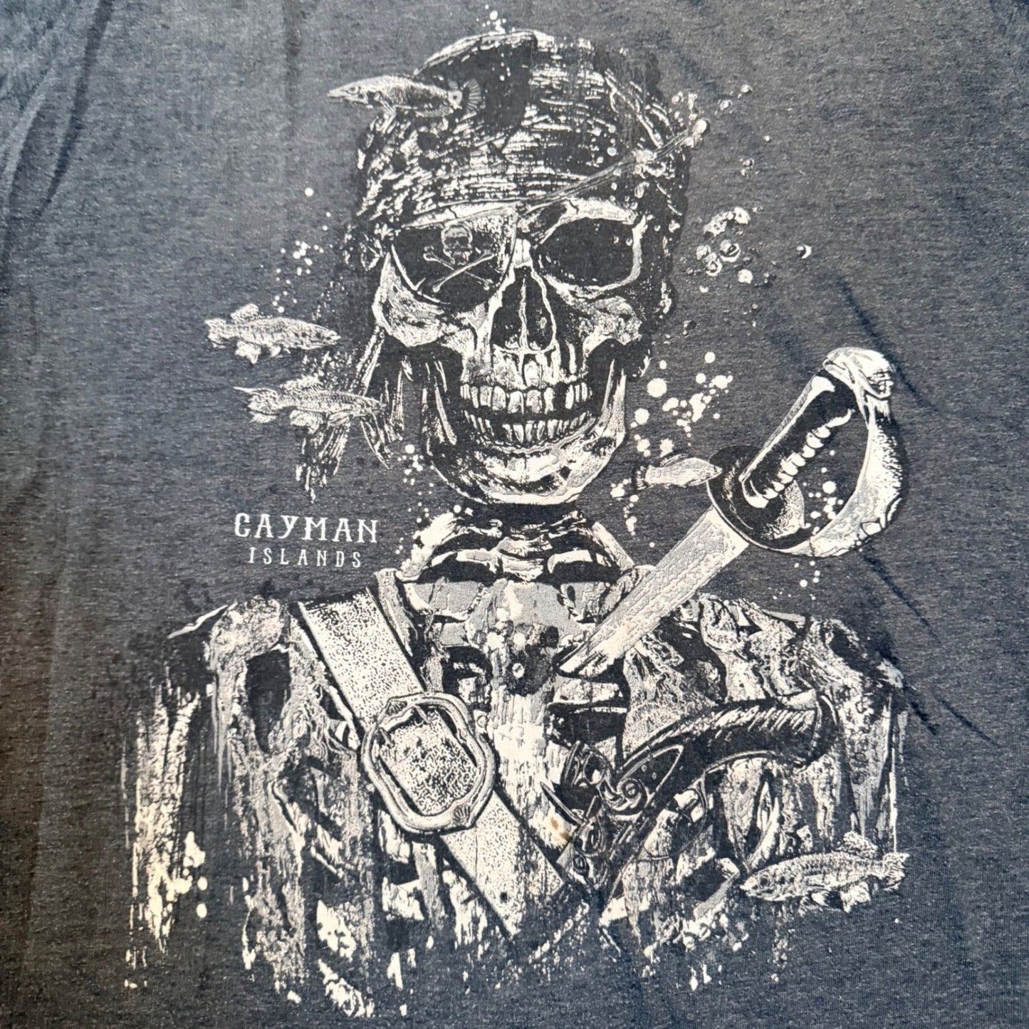 Cayman Islands Pirate Skull Graphic T-Shirt Cropped Medium Charcoal Gray