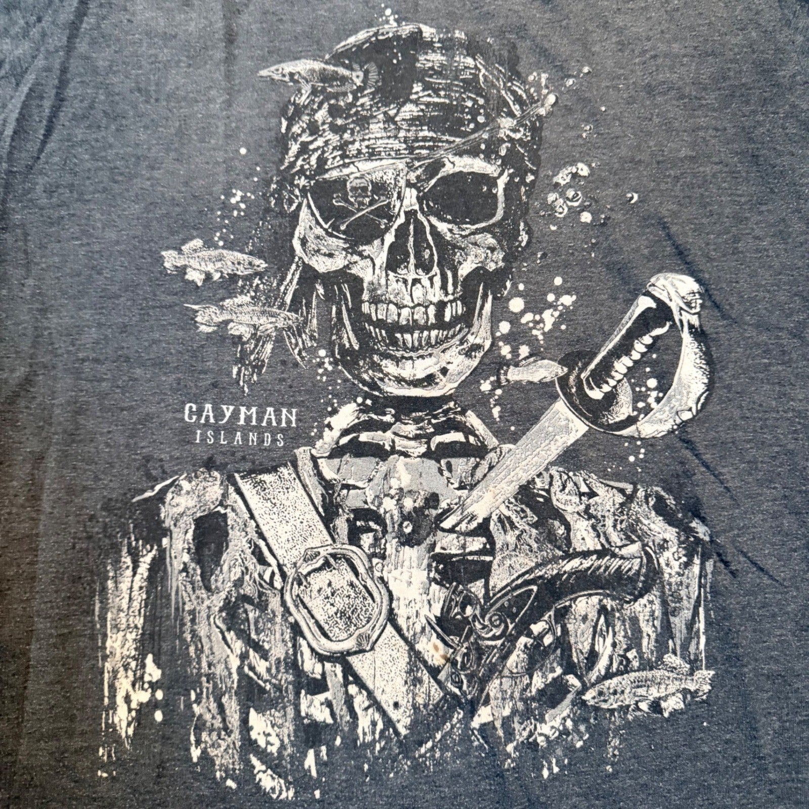 Cayman Islands Pirate Skull Graphic T-Shirt Cropped Medium Charcoal Gray
