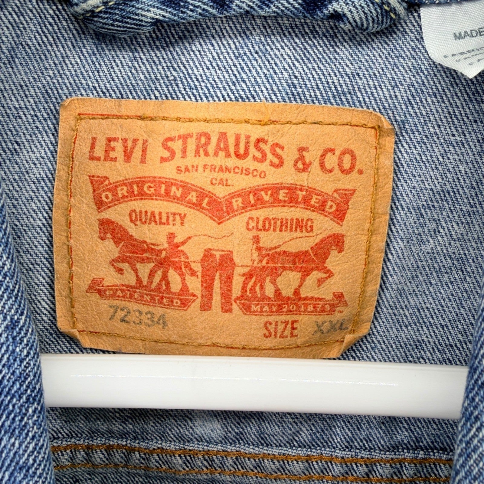 Levis 72334 Trucker Jacket Bleach Wash NVR ALN Graphic Denim XXL Blue Pink 2016