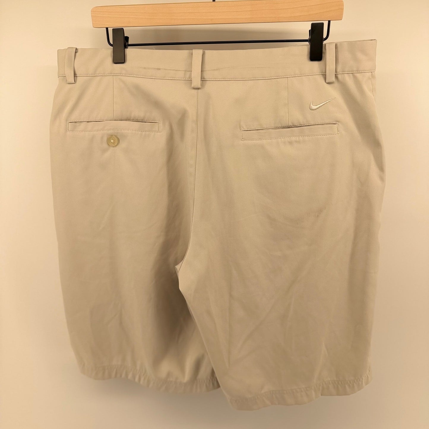 Nike Golf Tour Performance Dri-FIT Shorts Tan Beige Mens 36 Active Sporty