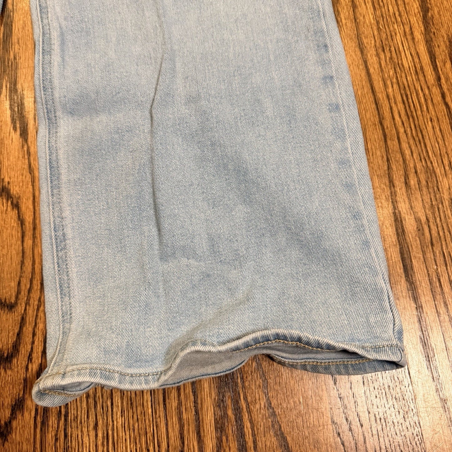 Old Navy High Rise WOW Wide Leg San Catarina Light Blue Denim Jeans Womens 6