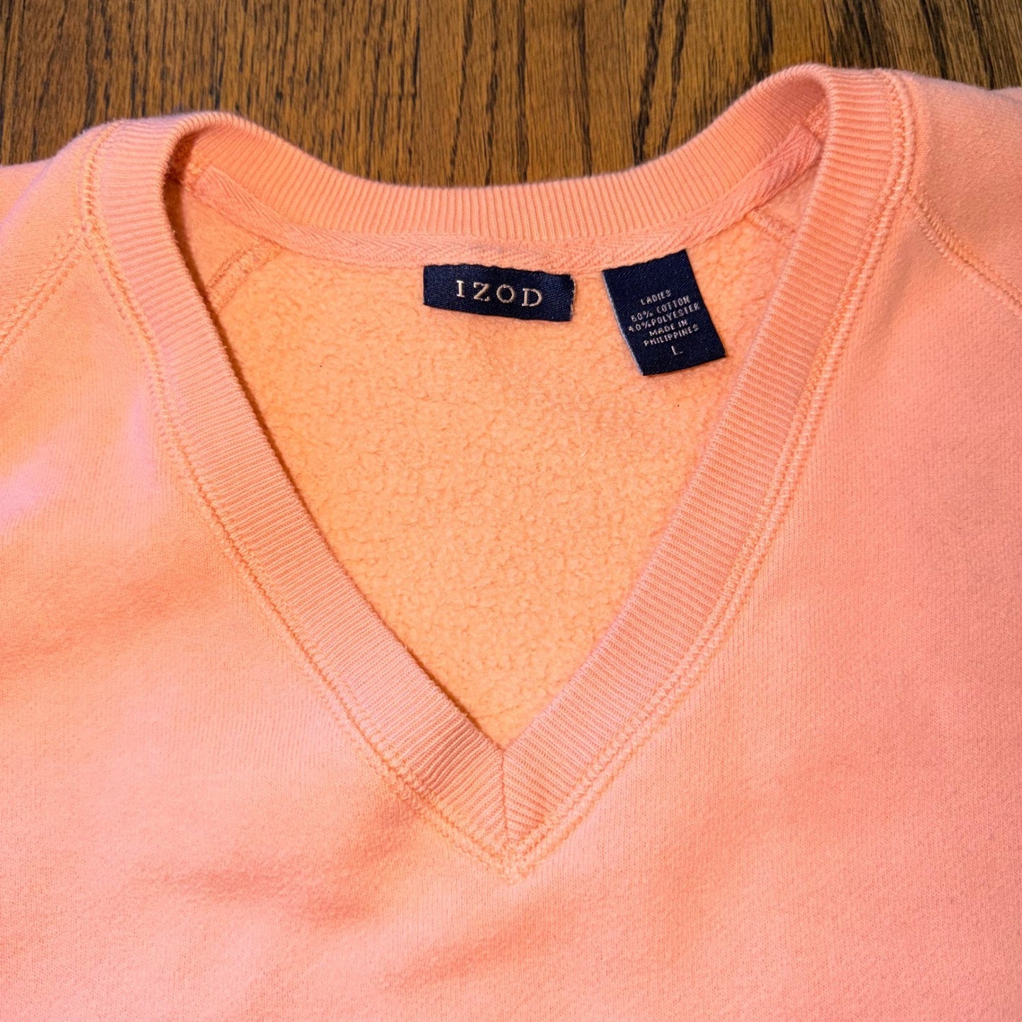 IZOD V-Neck Raglan Sweatshirt Fleece Lined Pullover Large Peach Pink Mid Weight