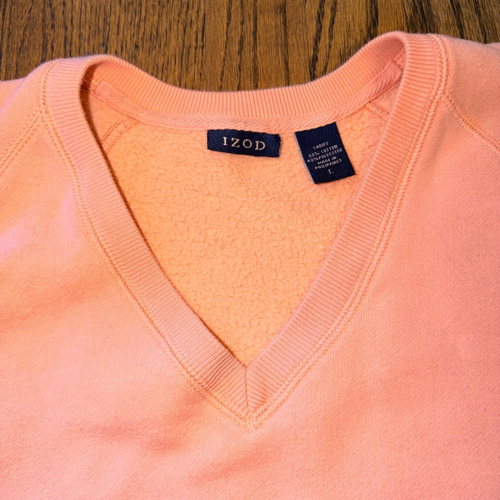 IZOD V-Neck Raglan Sweatshirt Fleece Lined Pullover Large Peach Pink Mid Weight