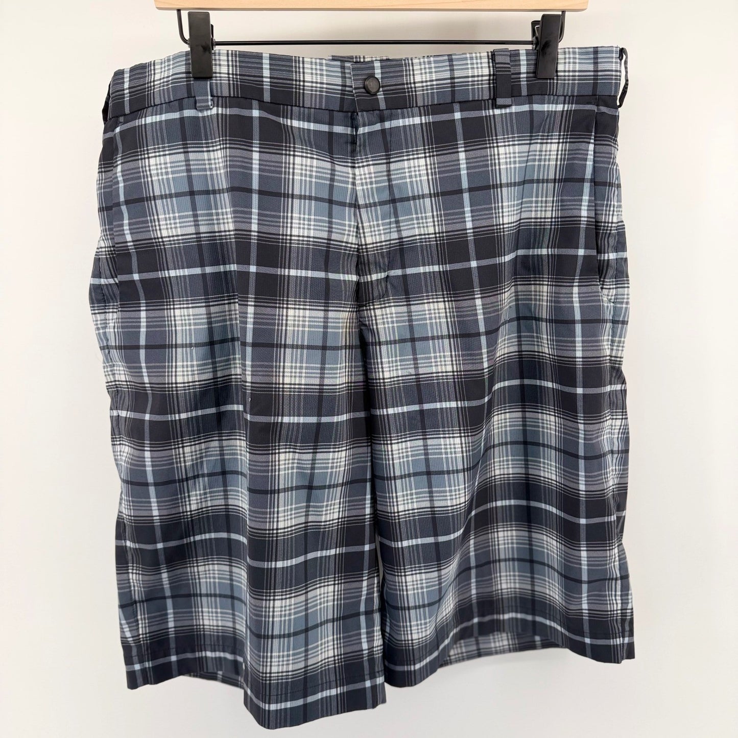 Nike Golf Dri-FIT Plaid Shorts Athletic Performance Grey Black 36 Mens Preppy