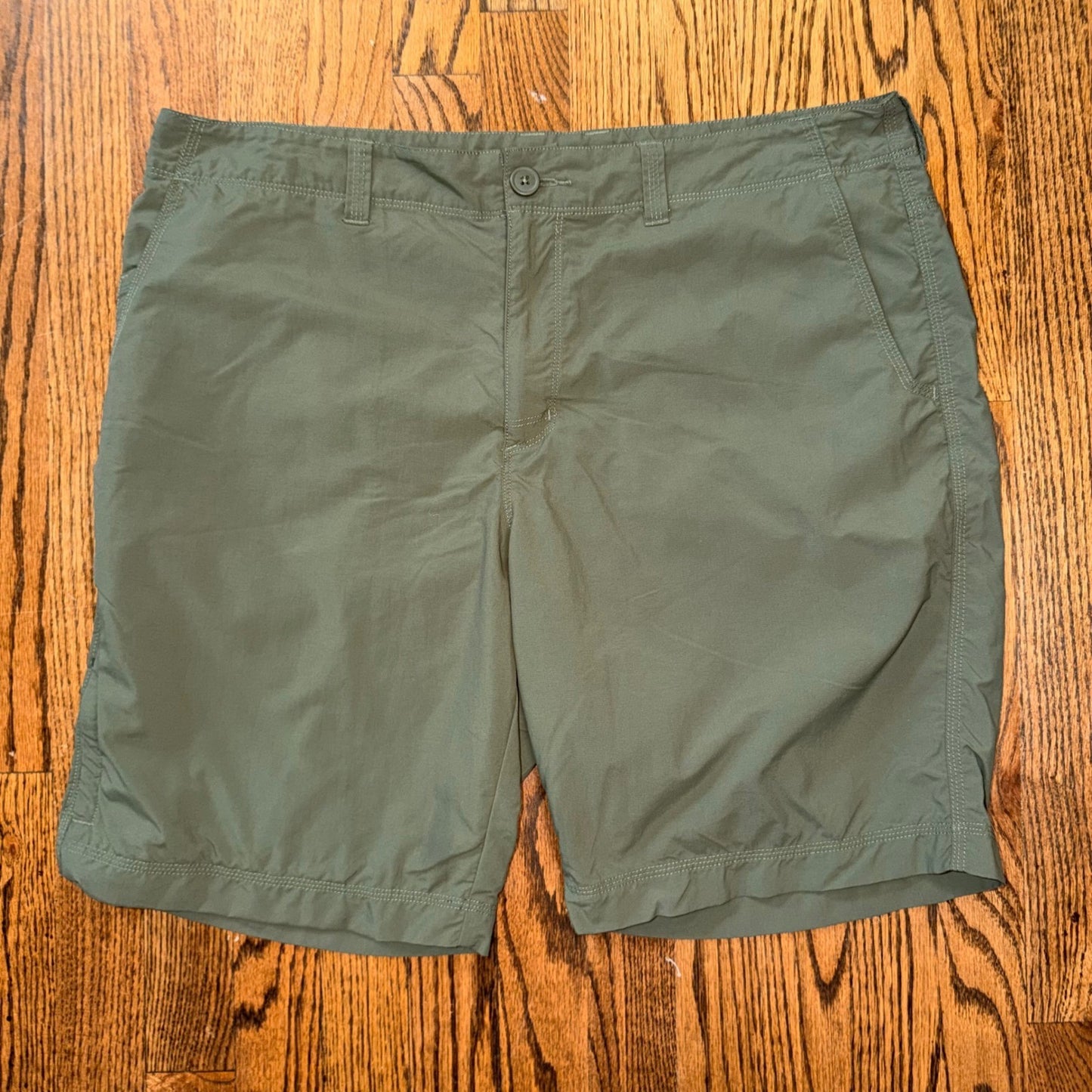 Mountain Hardwear AP Scrambler Hiking Shorts 38 Olive Green Outdoor Adventure