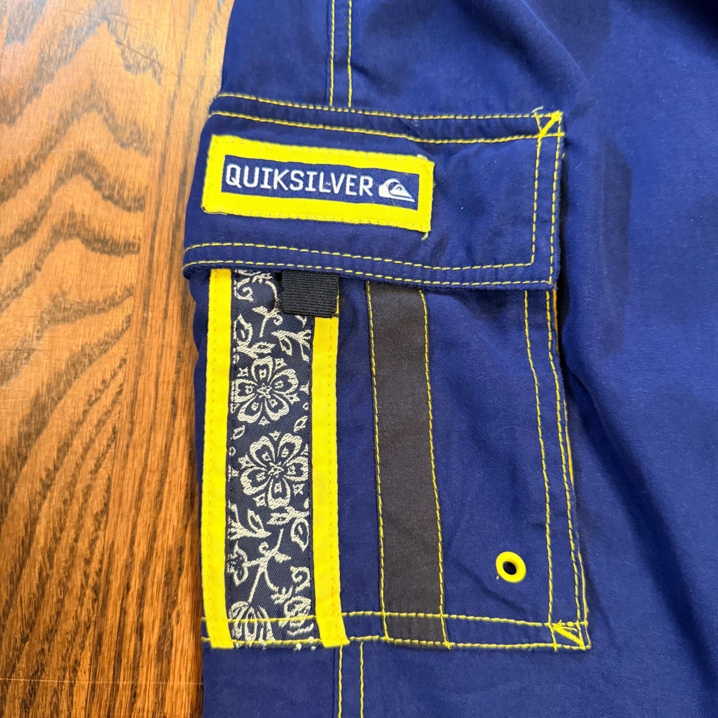 Quiksilver Vintage Style Board Shorts Swim Trunks Floral Stripe Blue Large