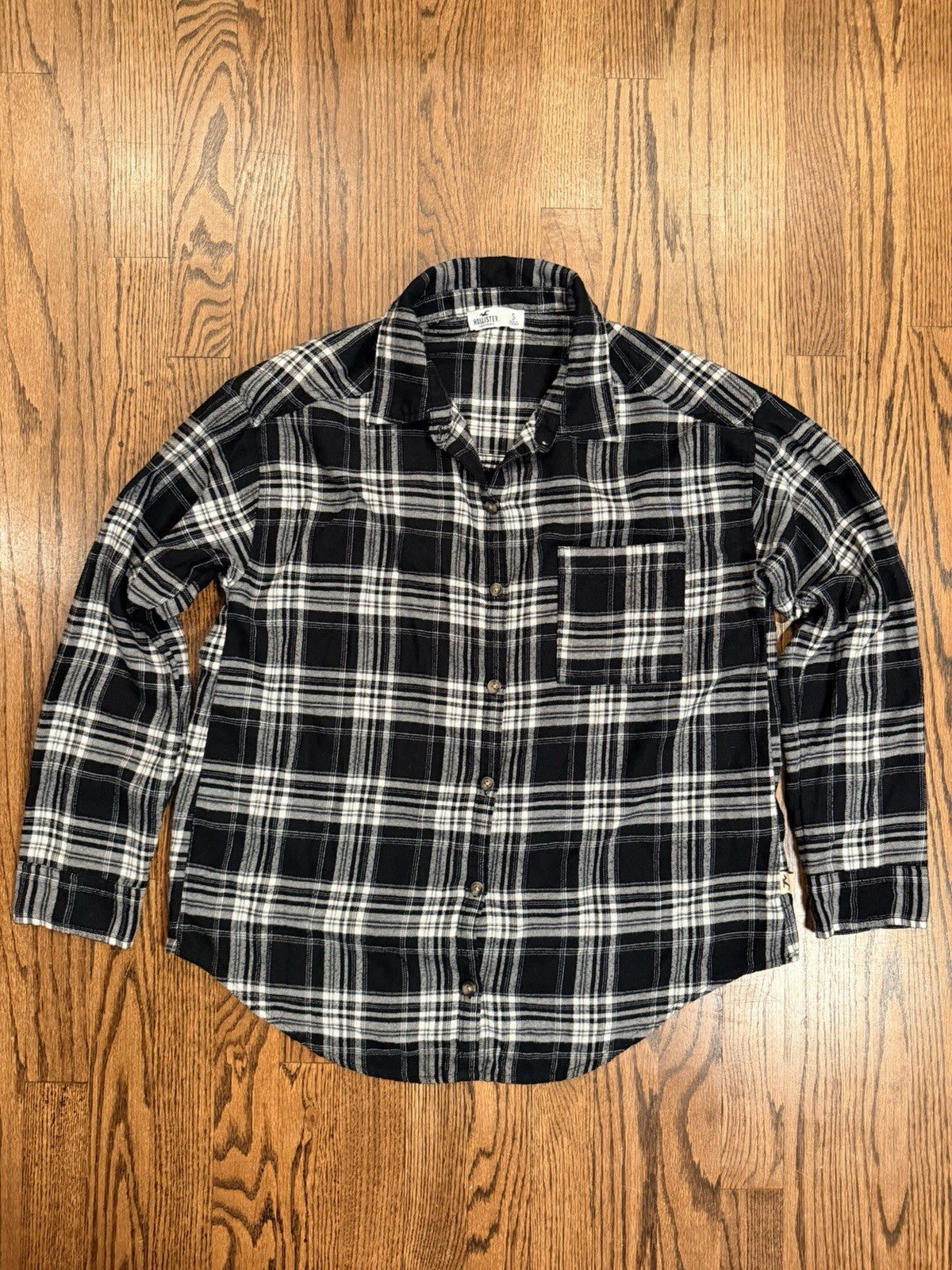 Women’s Hollister Boyfriend Fit White & Black Plaid Button Up Shirt! Sz - S!