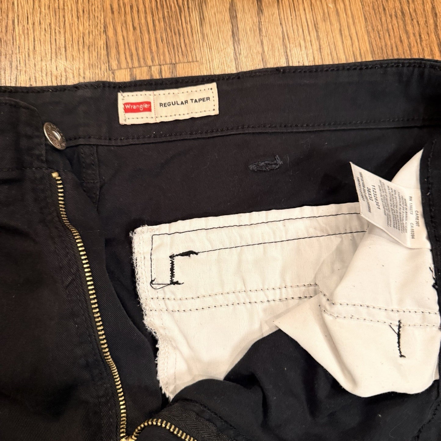 Wrangler Men's Stretch Taper Leg Regular Fit Cargo Pant Blackk 38x32