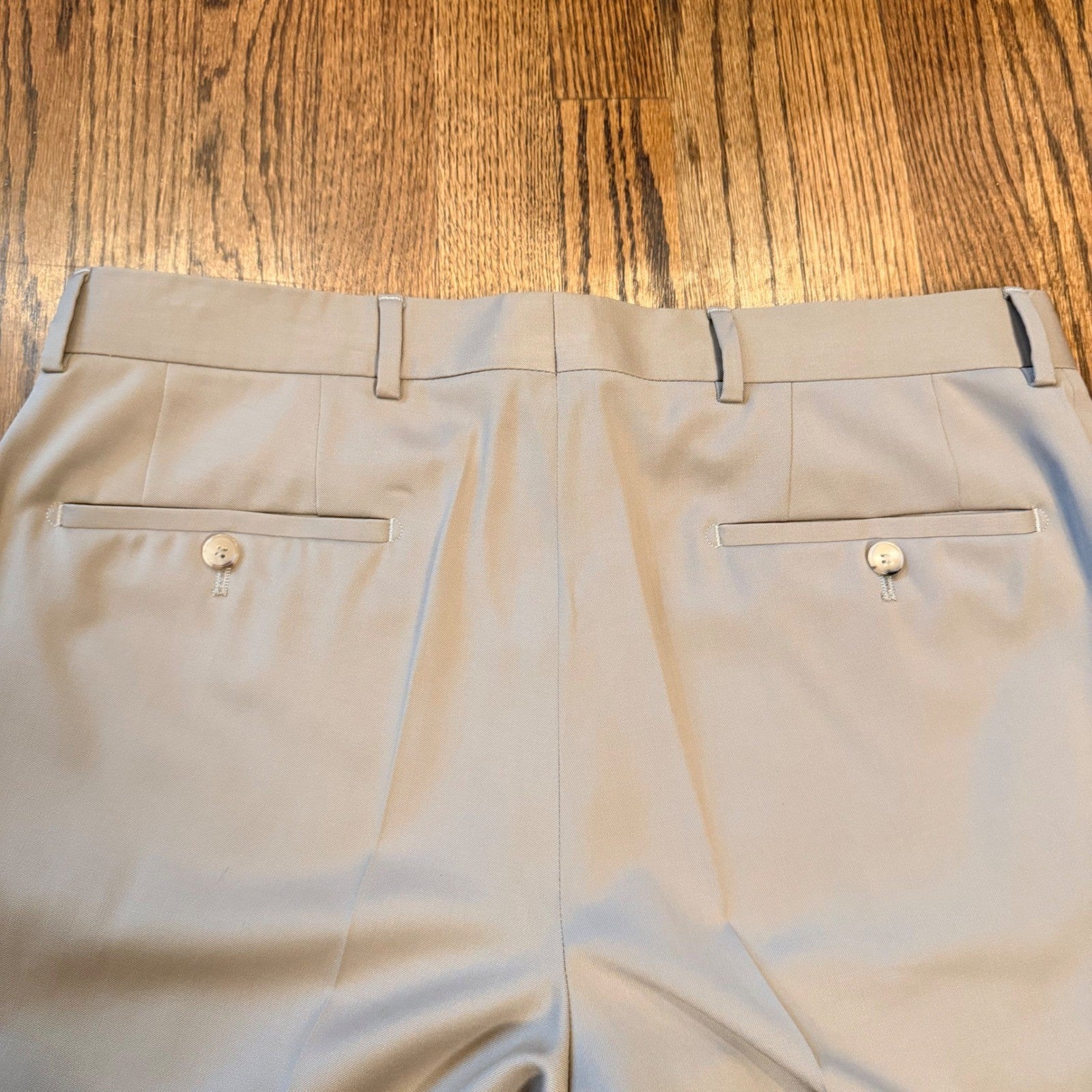 Hugo Boss Mens Tan Beige Flat Front Dress Pants Trousers 35x31 Luxury Business