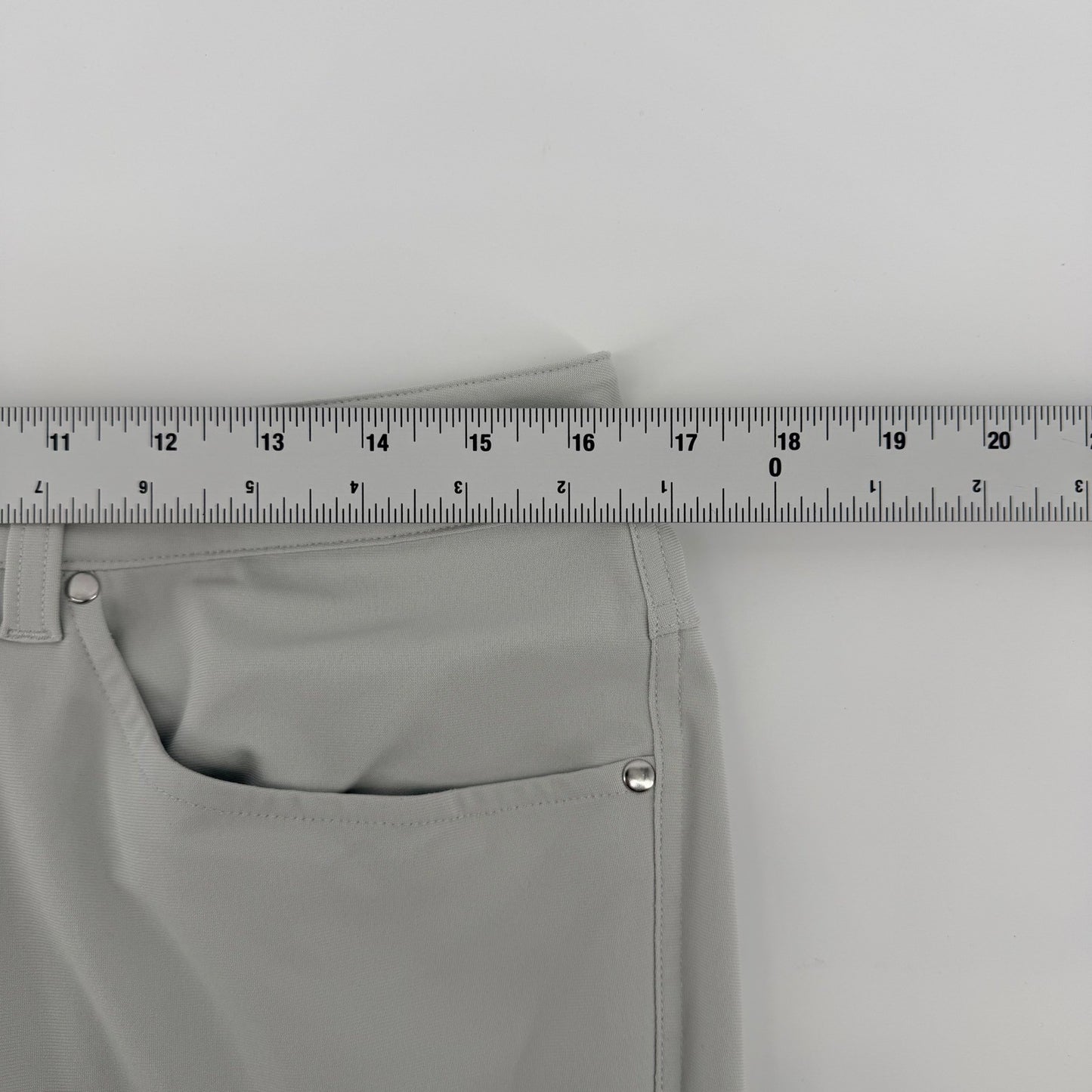 Lululemon Commission Pant Classic Fit 32 Grey Warpstreme Performance Golf Chino