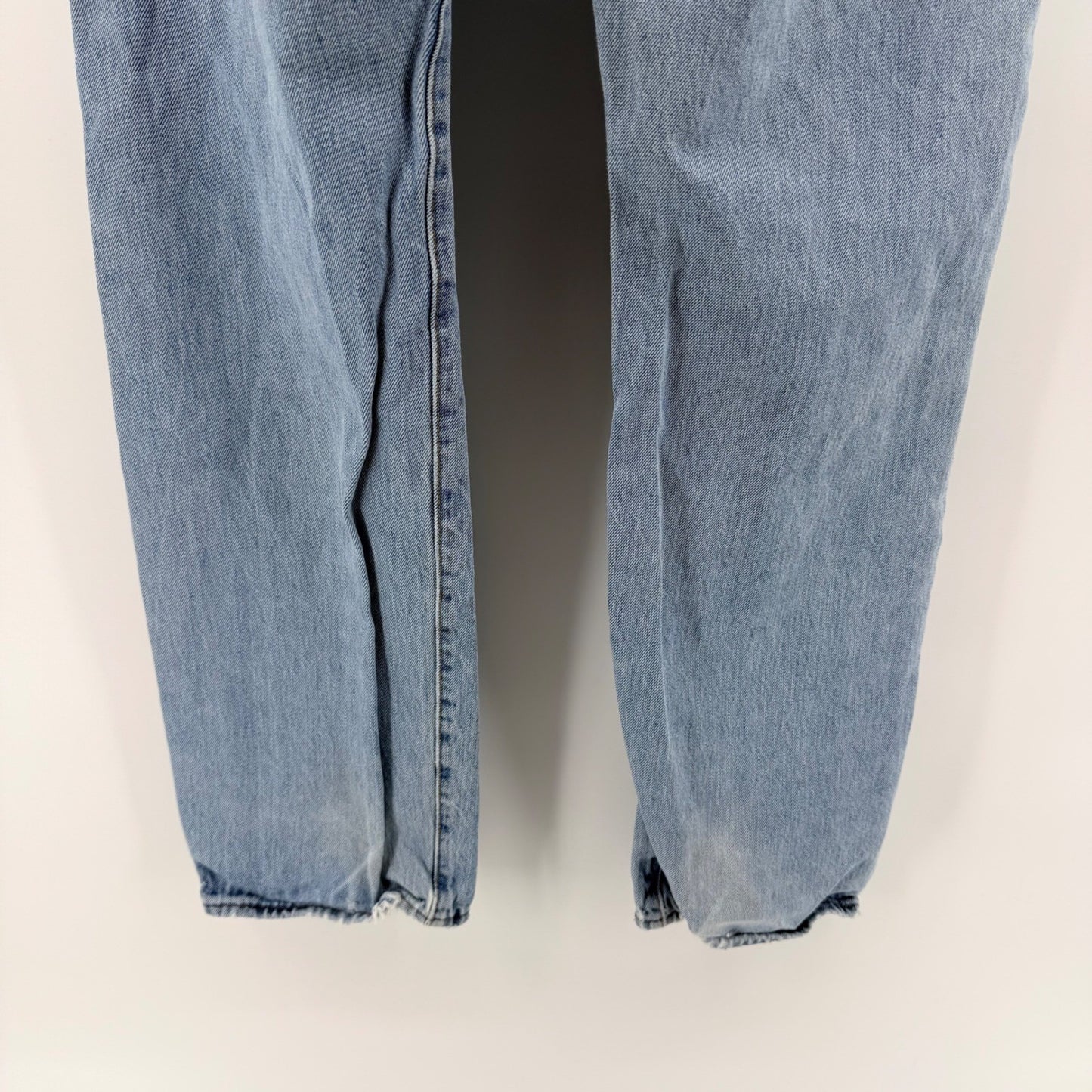 Levis 501 Original Fit Straight Leg Button Fly Jeans 36x31 Light Wash Blue