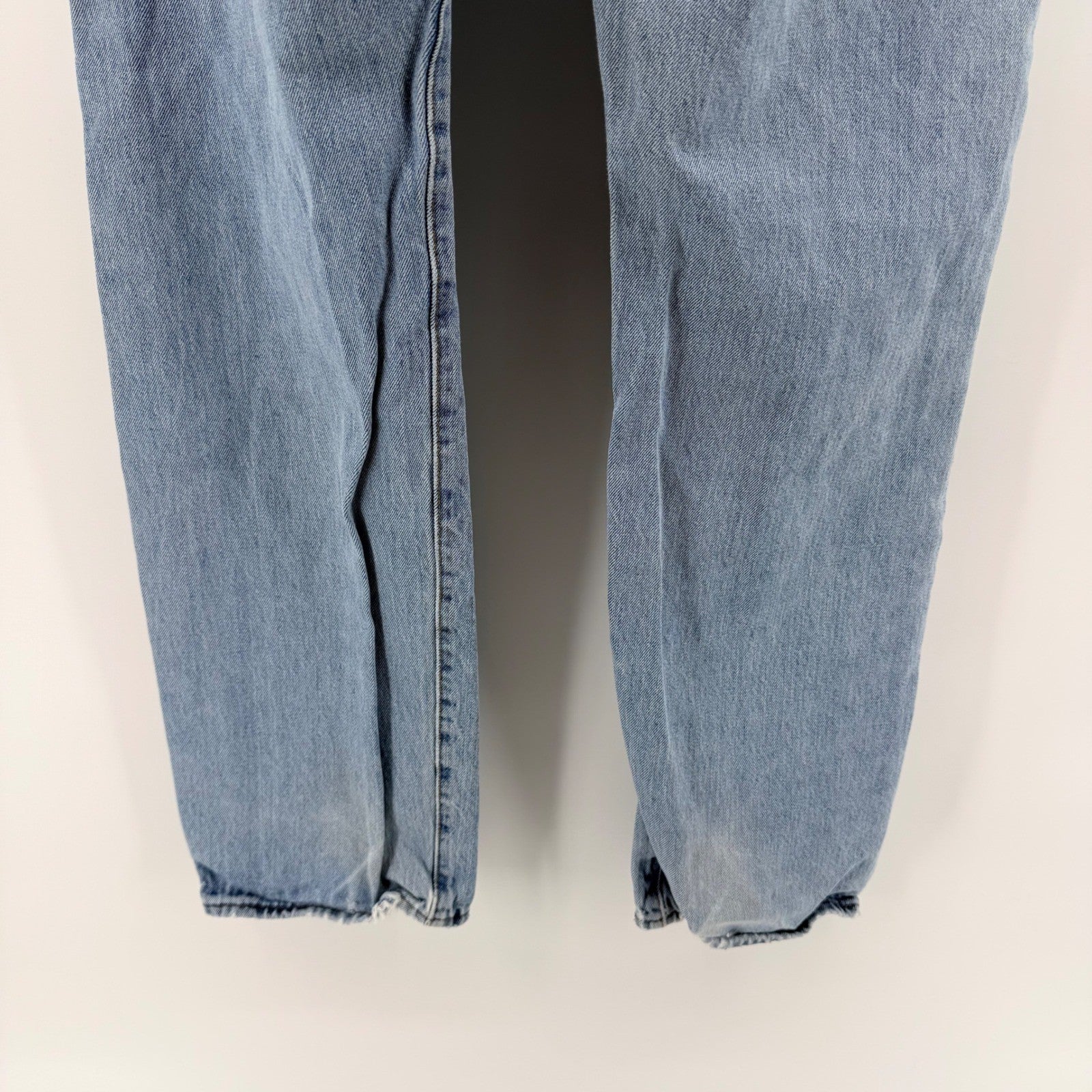 Levis 501 Original Fit Straight Leg Button Fly Jeans 36x31 Light Wash Blue