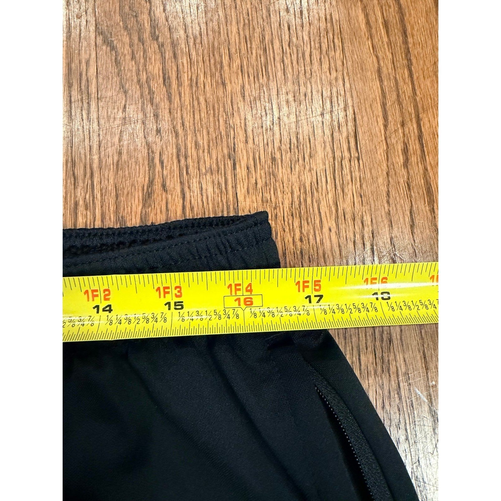 Nike Dri-Fit Running Shorts Black XL | Zip Pocket | 16.5x13 | Grade 3
