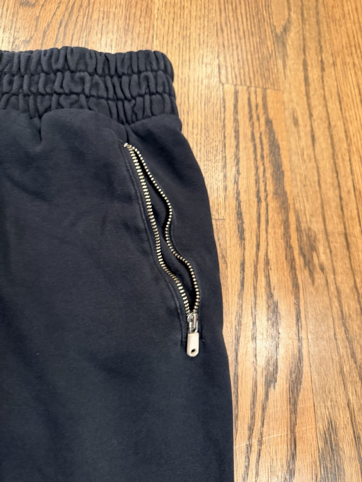 Nike Women’s Joggers Black L | Zip Pockets | Nike Air Logo | 26” Inseam